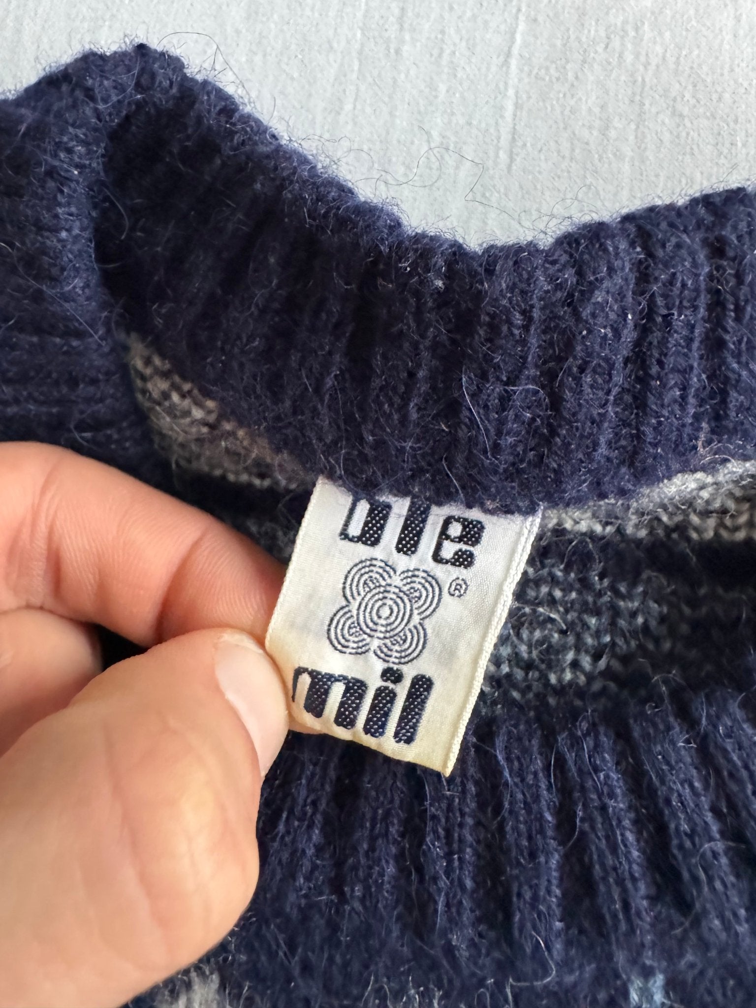🧶 Pulover Vintage Bărbați Navy cu Model Etnic – 50 (L) - anbracaminte