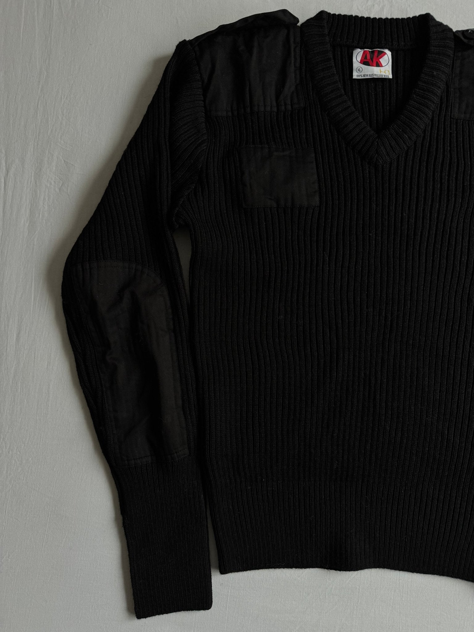 🧶 Pulover Vintage Bărbați Negru Military din Lână Virgină cu Guler V – L - anbracaminte