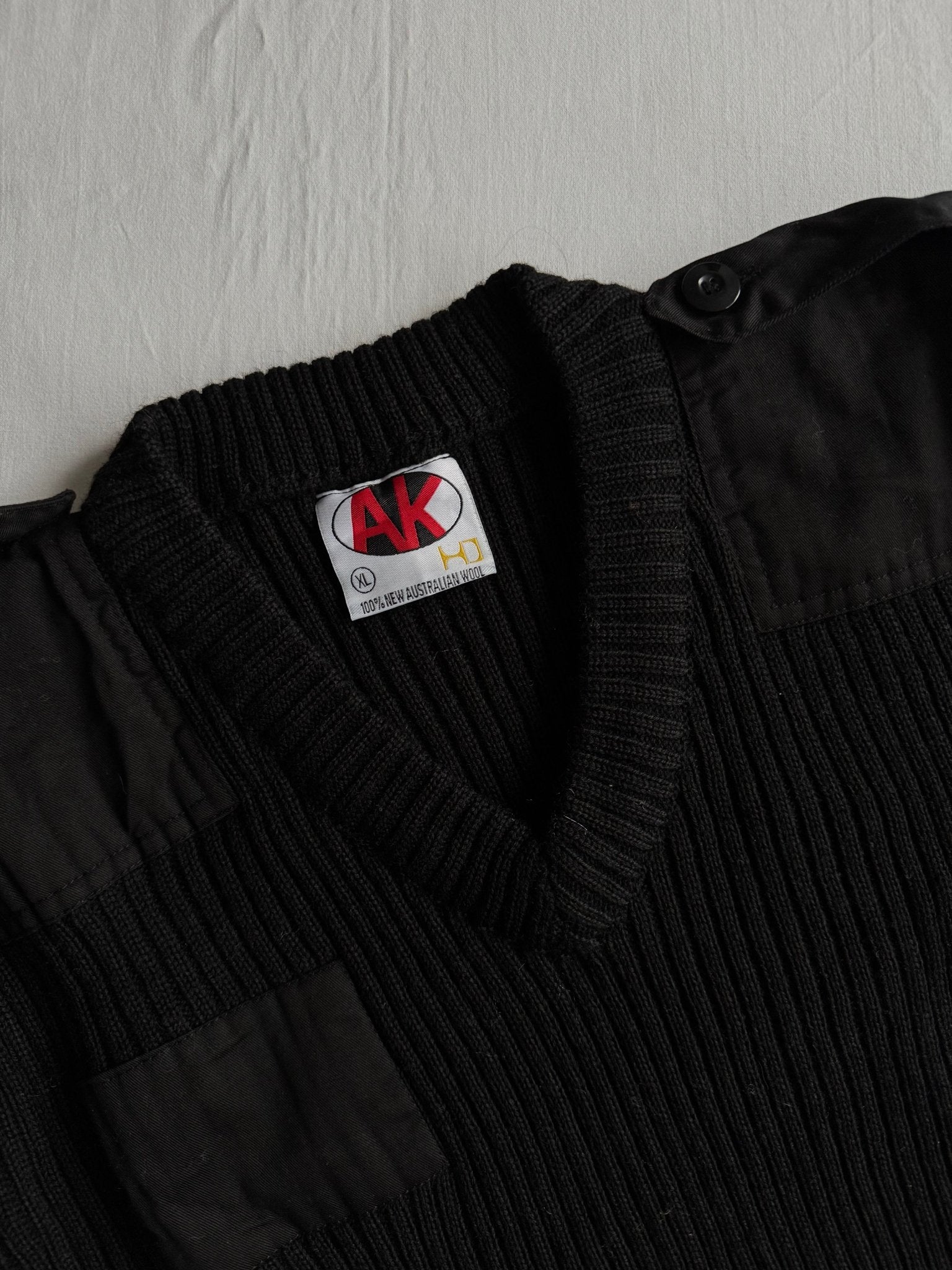 🧶 Pulover Vintage Bărbați Negru Military din Lână Virgină cu Guler V – L - anbracaminte