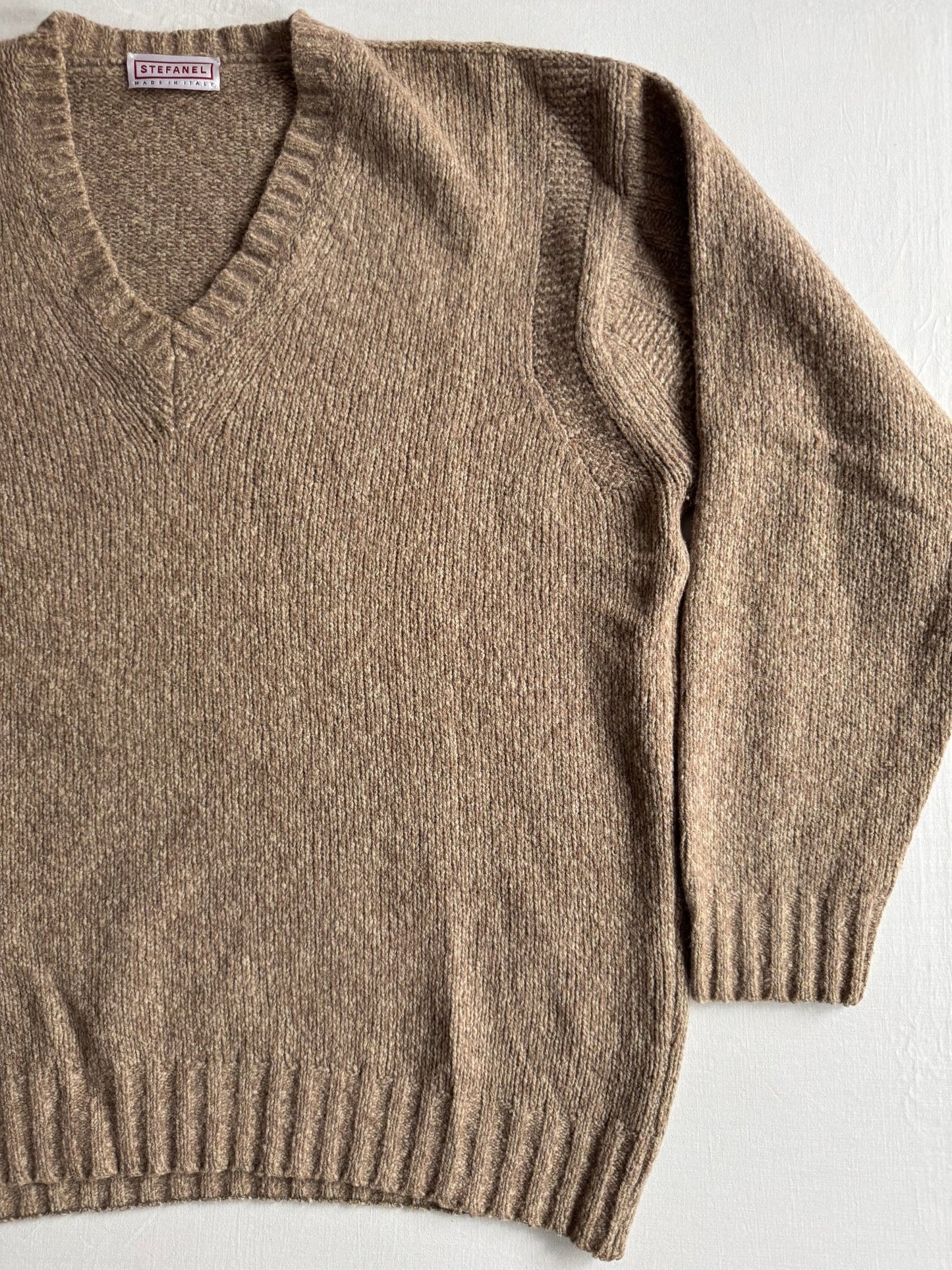🧶 Pulover Vintage Bărbați Stefanel Oatmeal Brown cu Guler V din Blend de Lână – L - anbracaminte