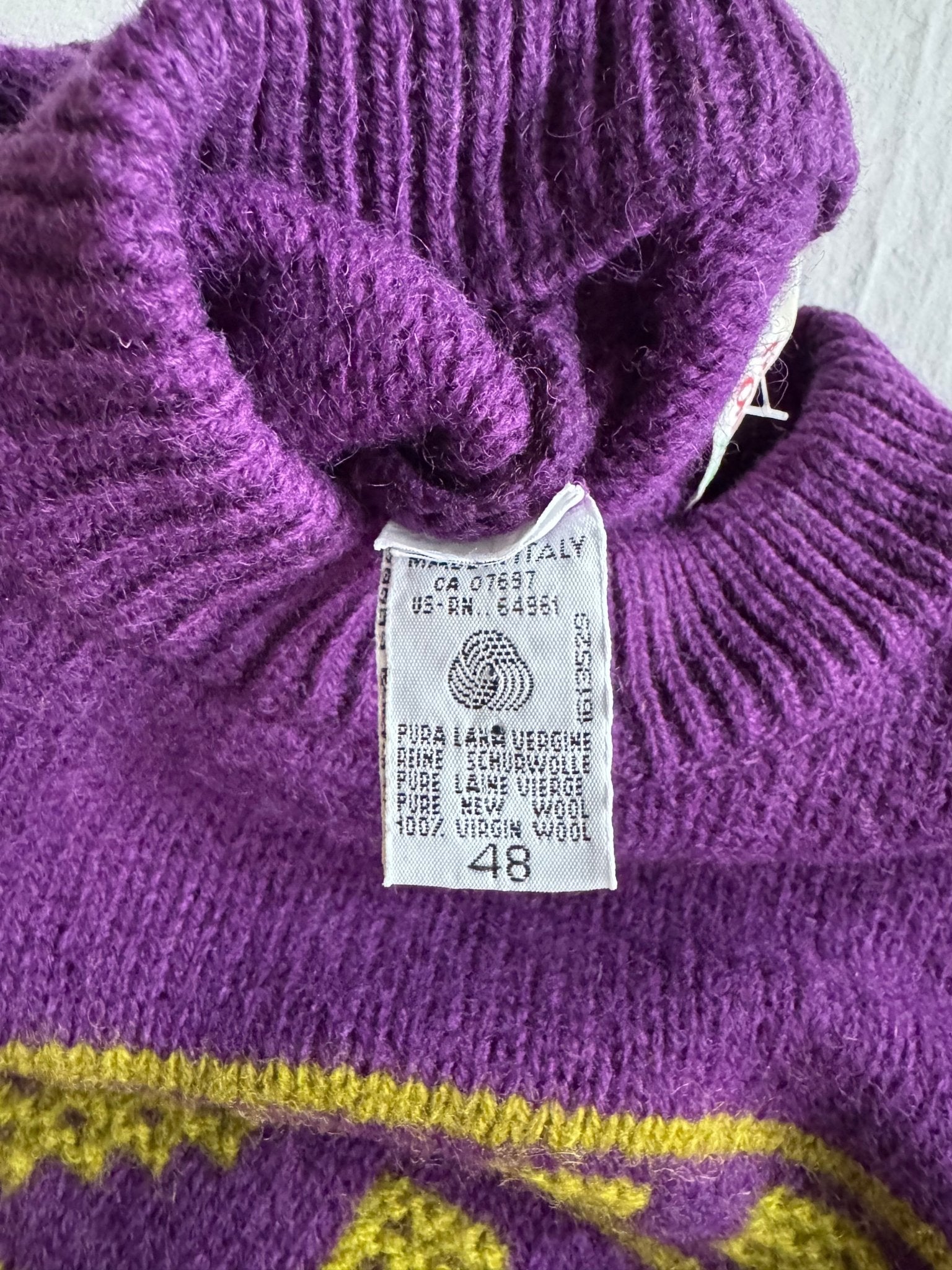 🧶 Pulover Vintage Benetton Mov cu Model Etnic – Mărime M - anbracaminte