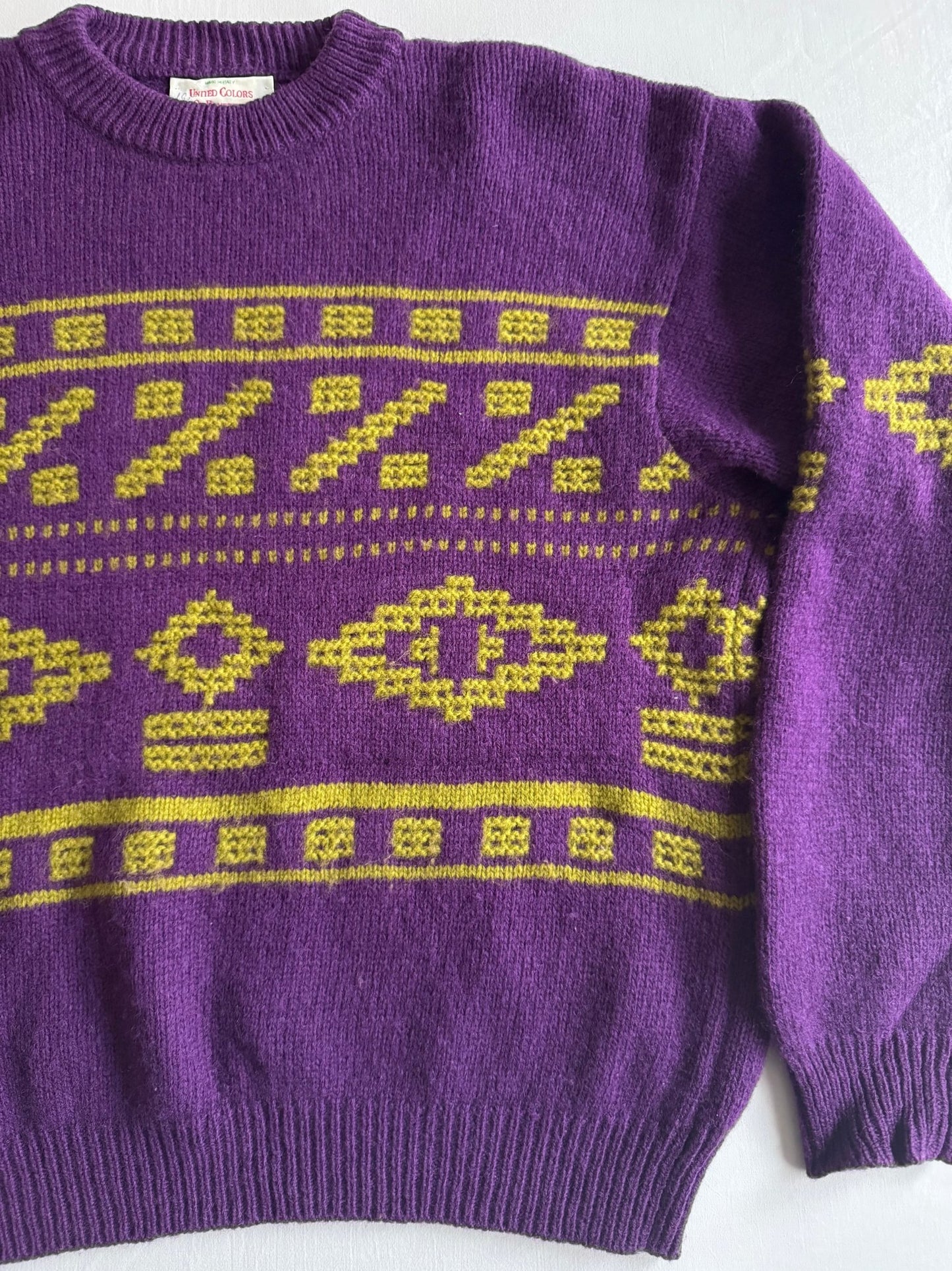 🧶 Pulover Vintage Benetton Mov cu Model Etnic – Mărime M - anbracaminte