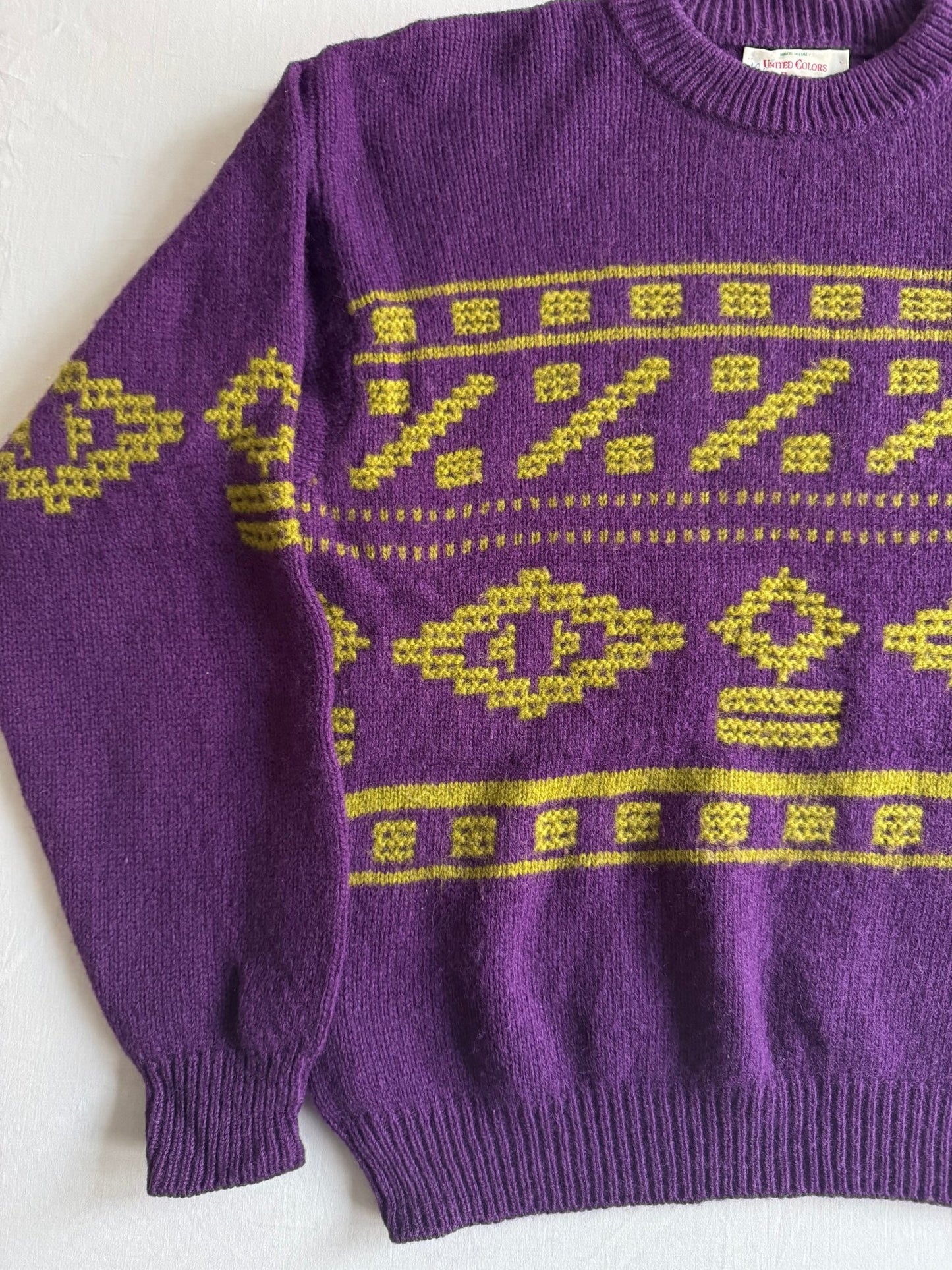 🧶 Pulover Vintage Benetton Mov cu Model Etnic – Mărime M - anbracaminte