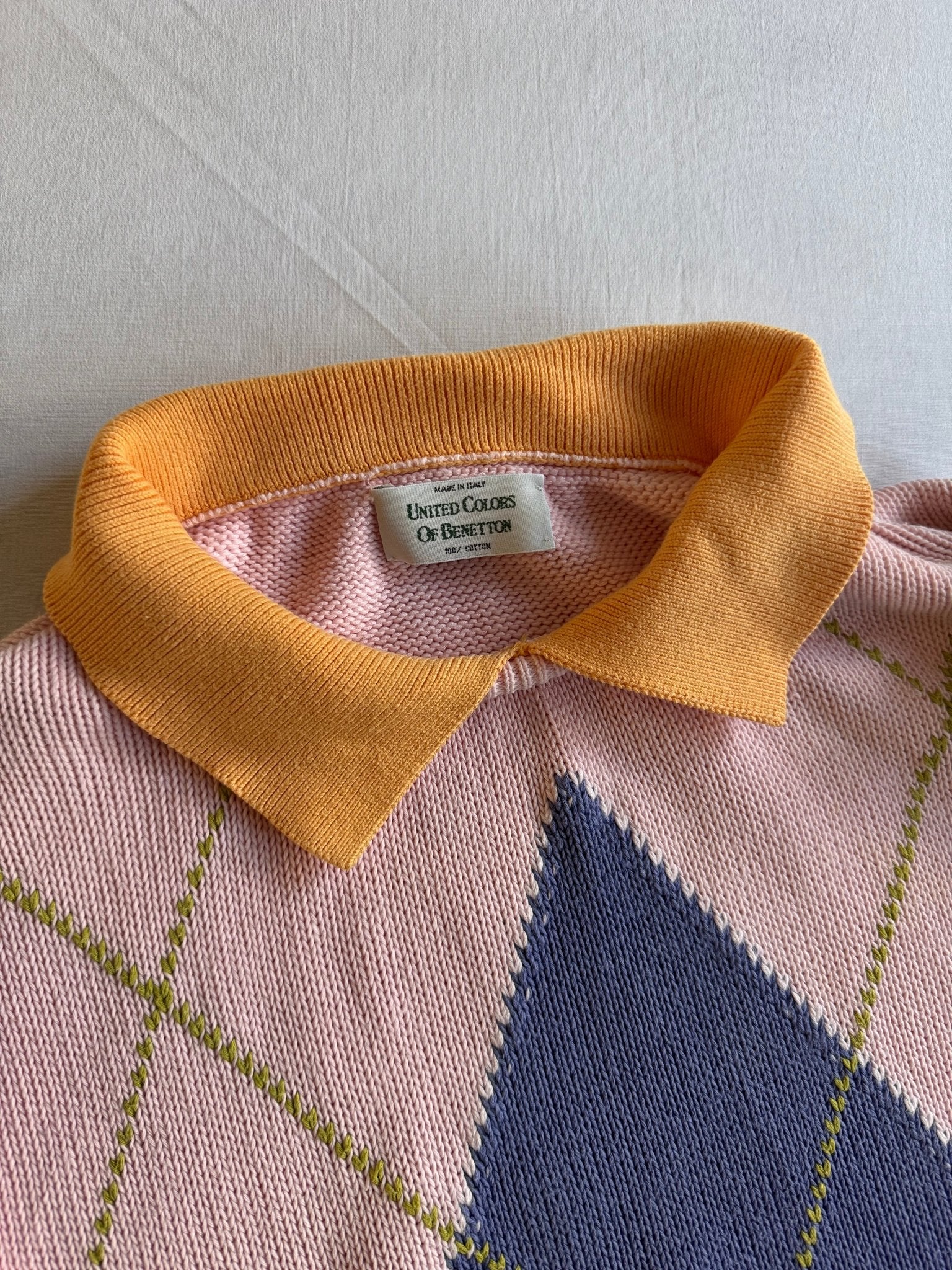 🍊 Pulover Vintage Benetton Roz Pal cu Model Argyle și Guler Portocaliu (Mărime 50 - L) - anbracaminte