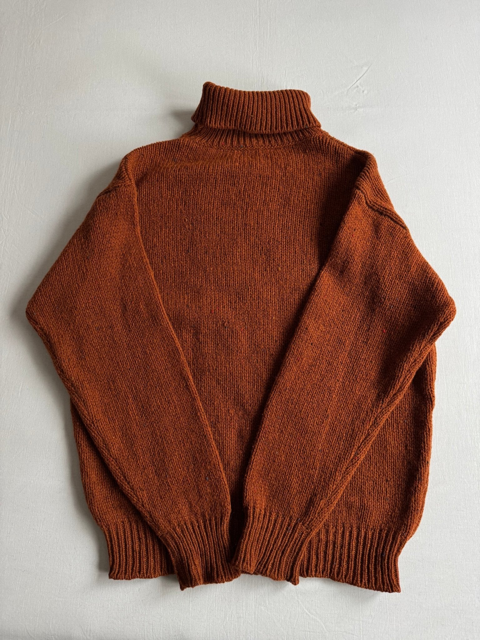 🧶 Pulover Vintage Cărămiziu din Lână Virgină cu Guler Rulat – L - anbracaminte