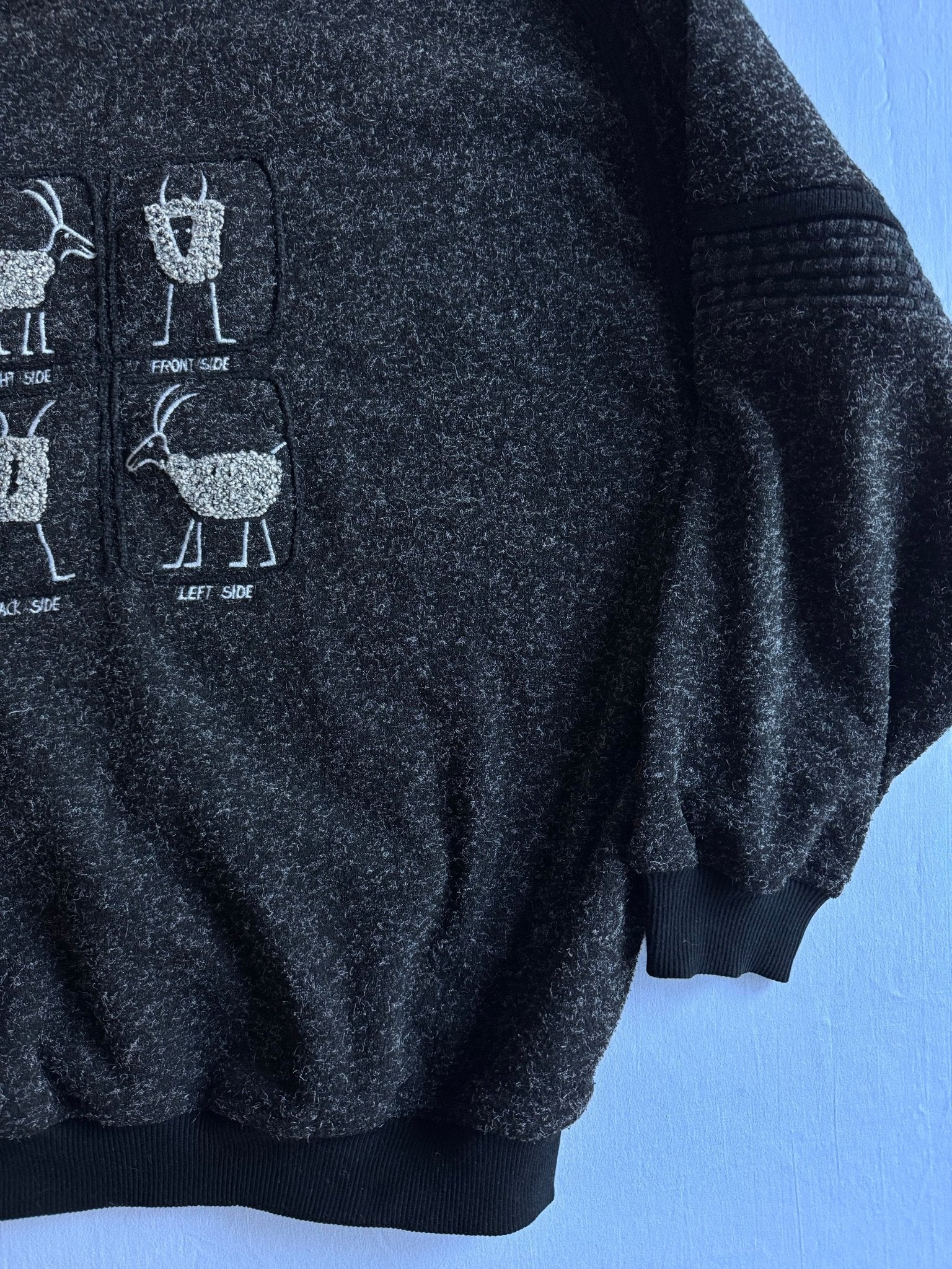 🧶 Pulover Vintage Carlo Colucci cu broderie capră / Gri închis (Mărime XL) - anbracaminte