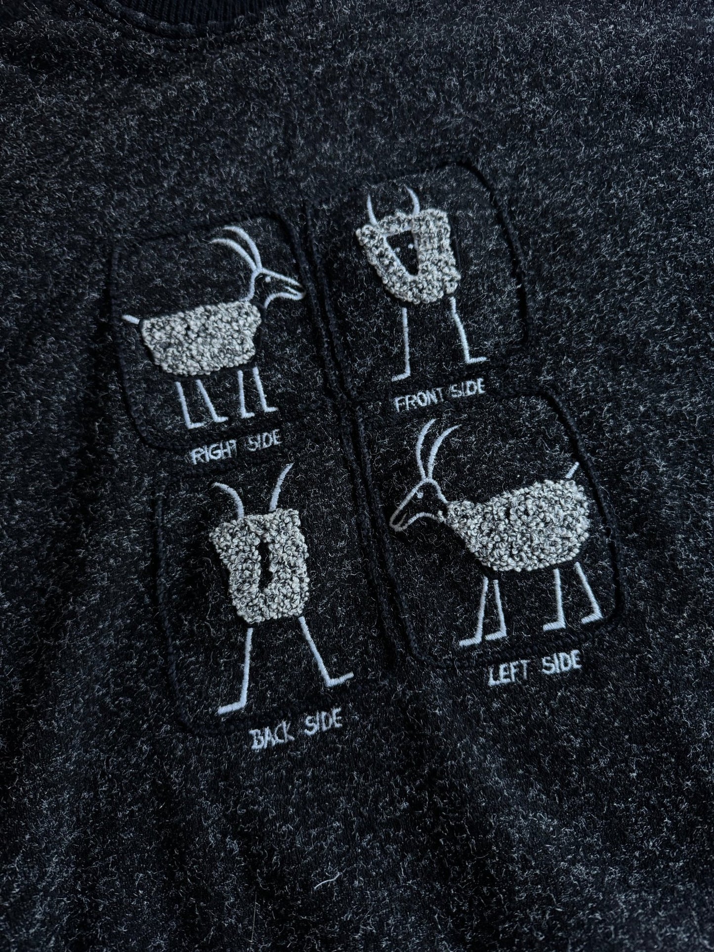 🧶 Pulover Vintage Carlo Colucci cu broderie capră / Gri închis (Mărime XL) - anbracaminte