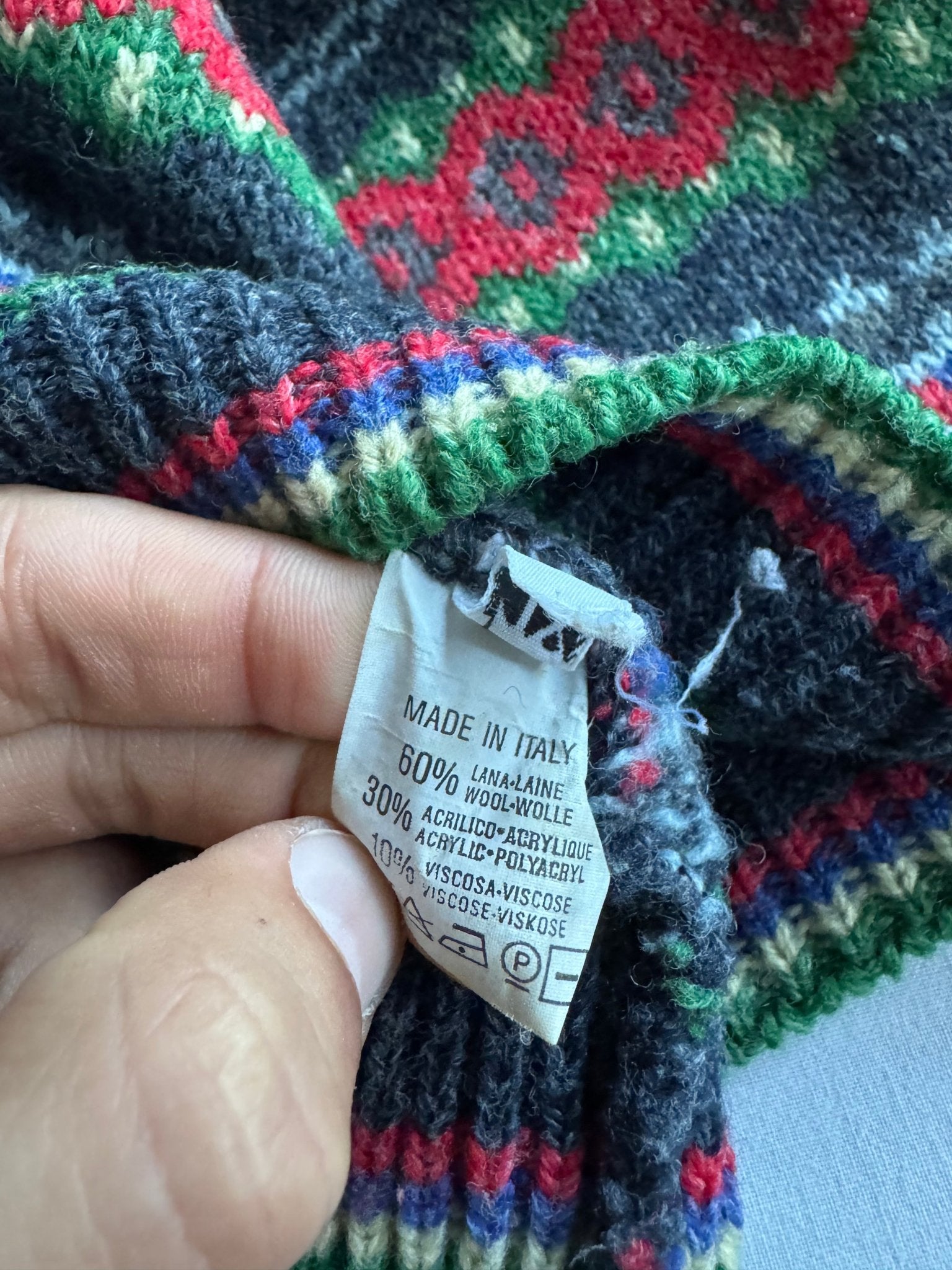 🧶 Pulover Vintage cu Guler V / Pattern Ethnic (Mărime XL) - anbracaminte