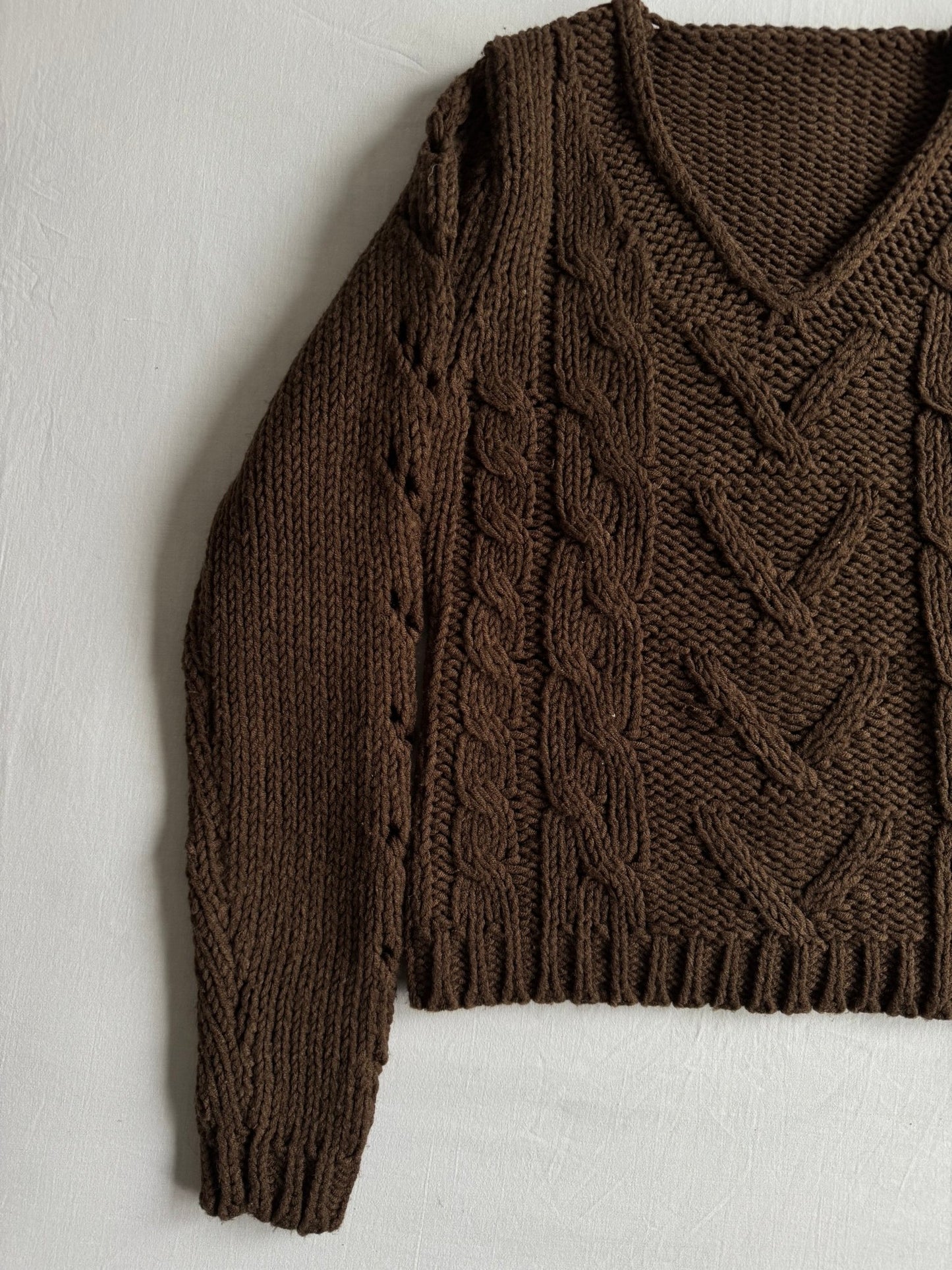 🧶 Pulover Vintage Damă Maro Închis din Lână cu Guler V – aprox. S / M - anbracaminte