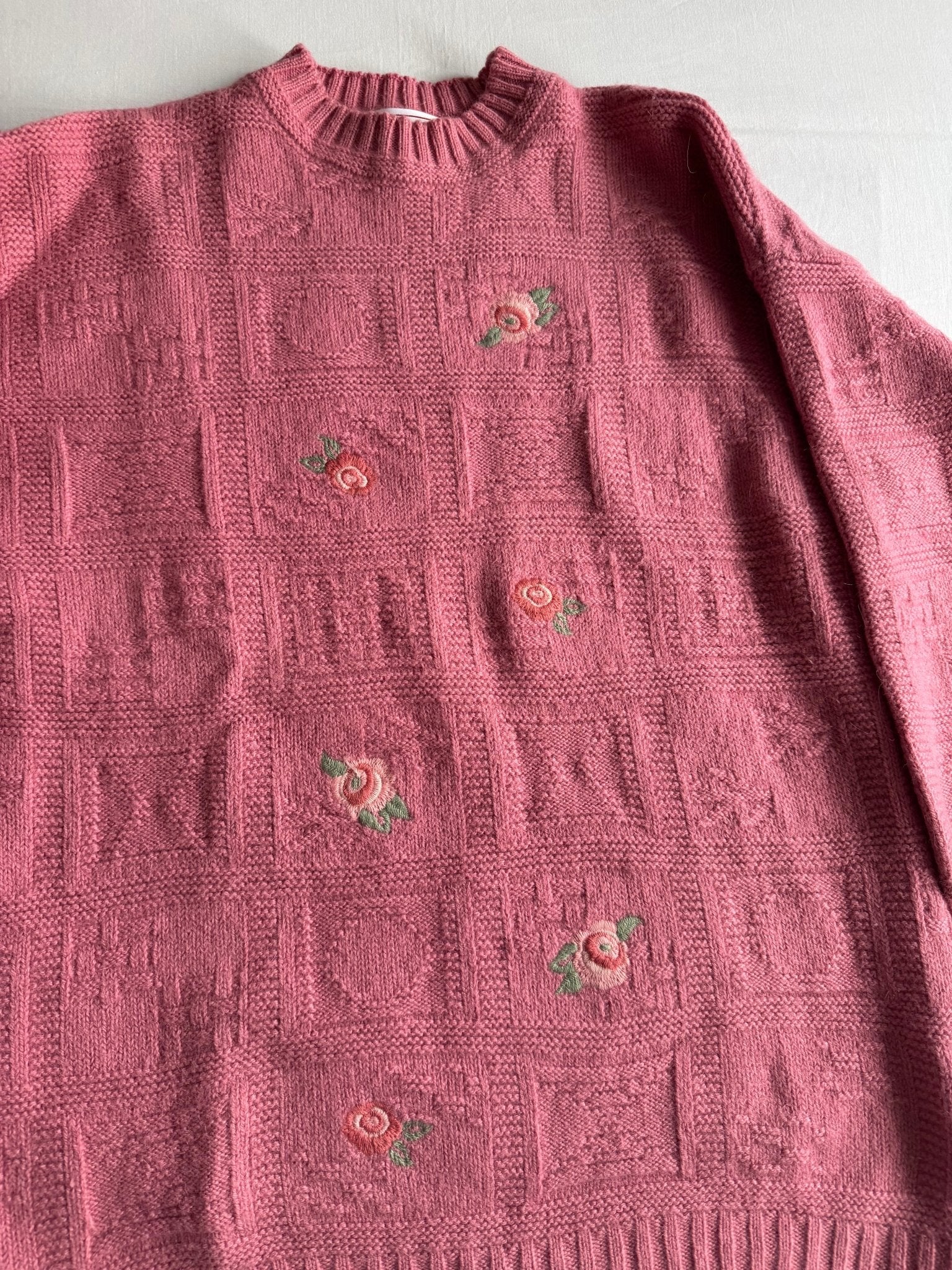 🧶 Pulover Vintage Damă Stefanel Roz cu Broderie Florală – L - anbracaminte