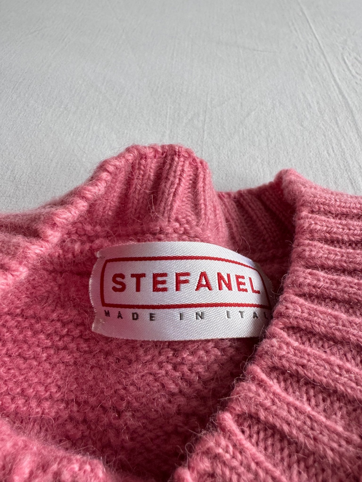 🧶 Pulover Vintage Damă Stefanel Roz cu Broderie Florală – L - anbracaminte
