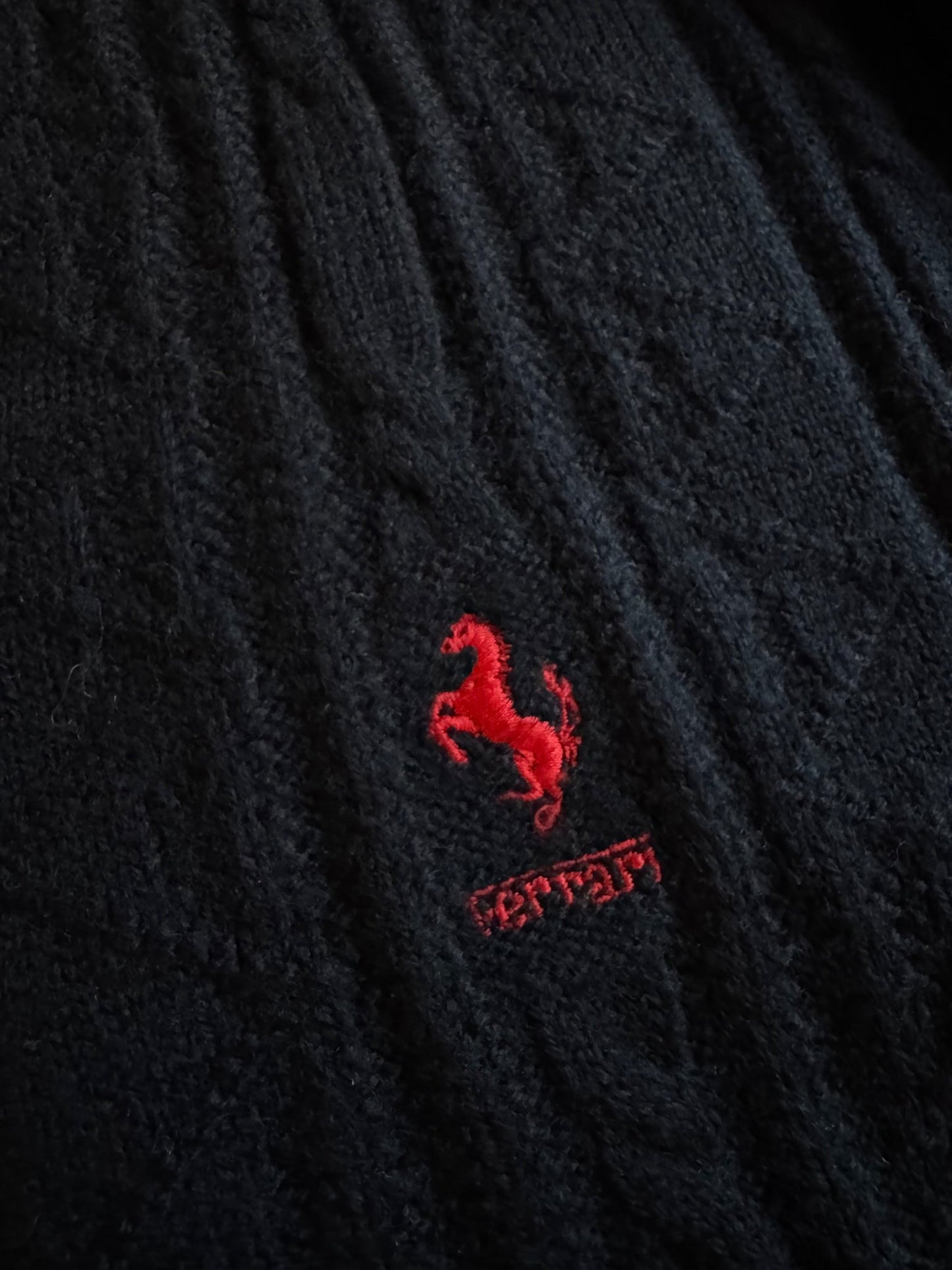 🏎️ 🧶 Pulover vintage Ferrari V - neck negru – mărimea L (Made in Italy) - anbracaminte