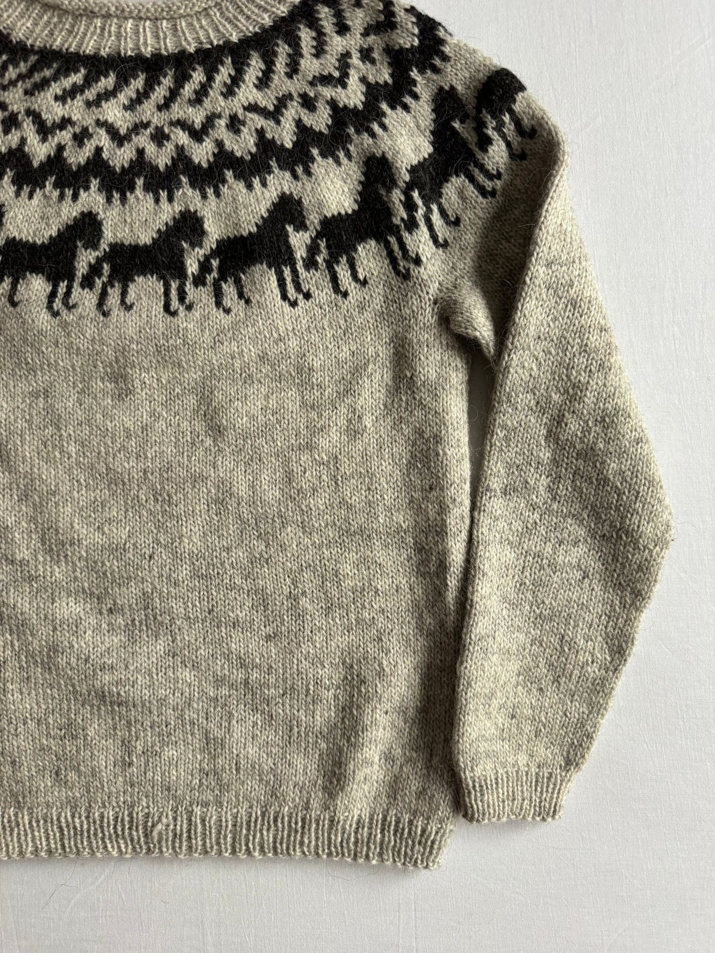 🧶 Pulover Vintage Fuzzy cu Motiv Cai – Aprox. M/L Femei - anbracaminte