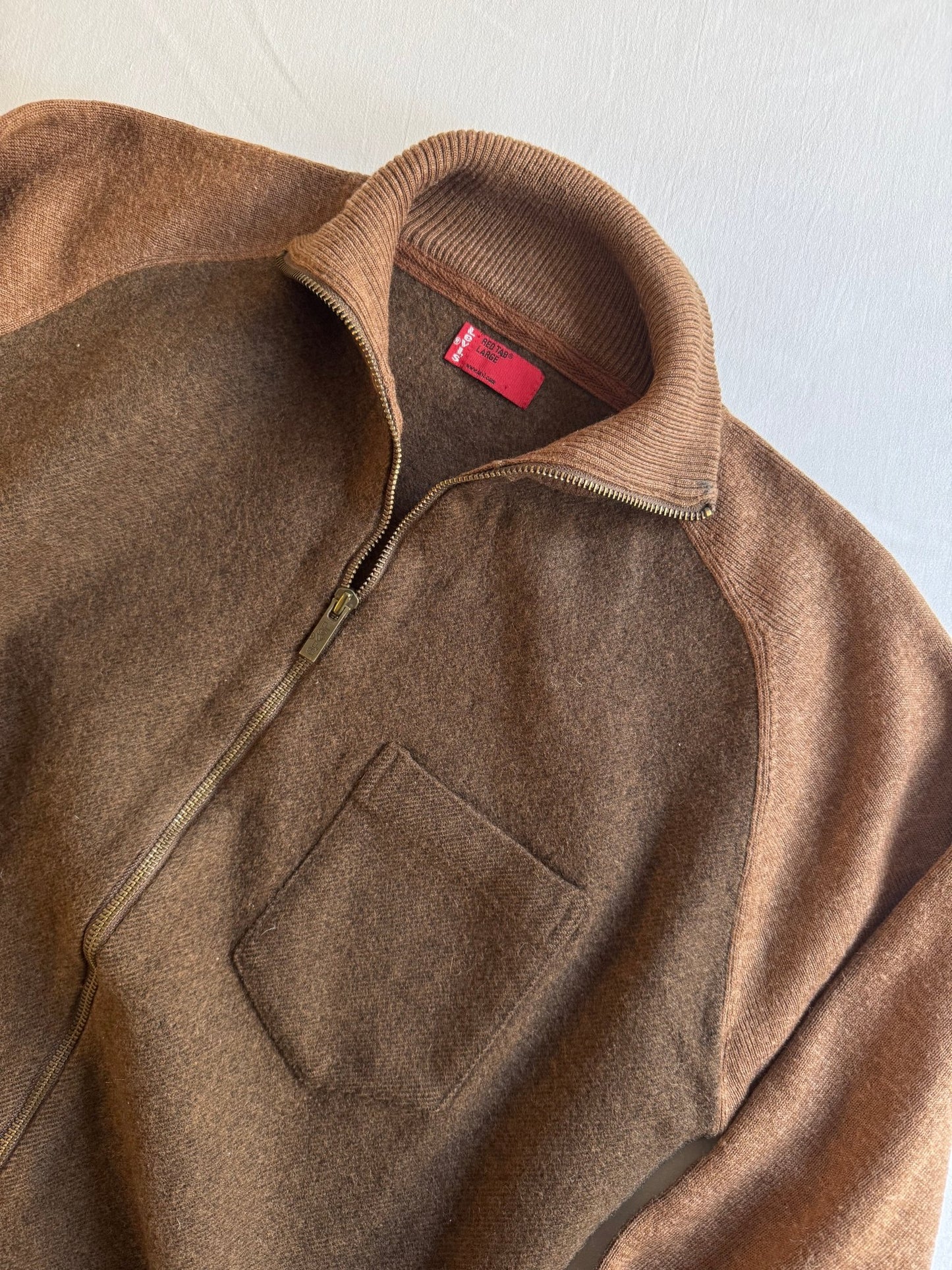 🧶 Pulover Vintage Levi’s Maro cu Fermoar și Buzunar pe Piept (Mărime L Femei) - anbracaminte
