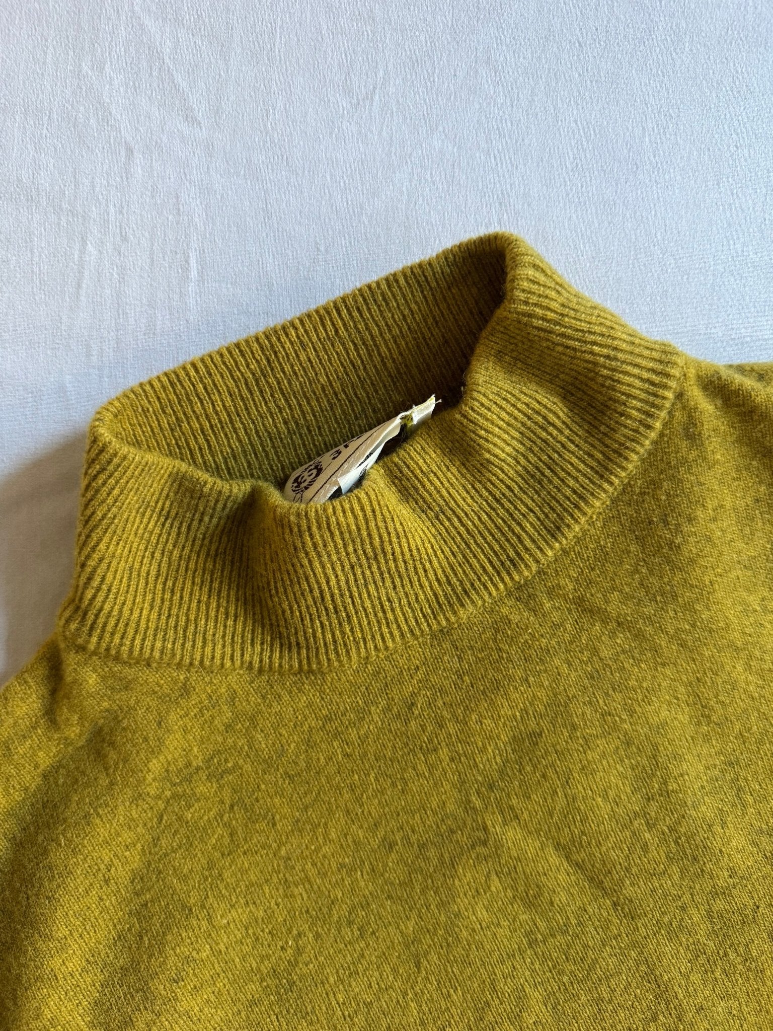 🧶 Pulover vintage mustar cu guler mocneck – mărimea L (Made in Italy) - anbracaminte