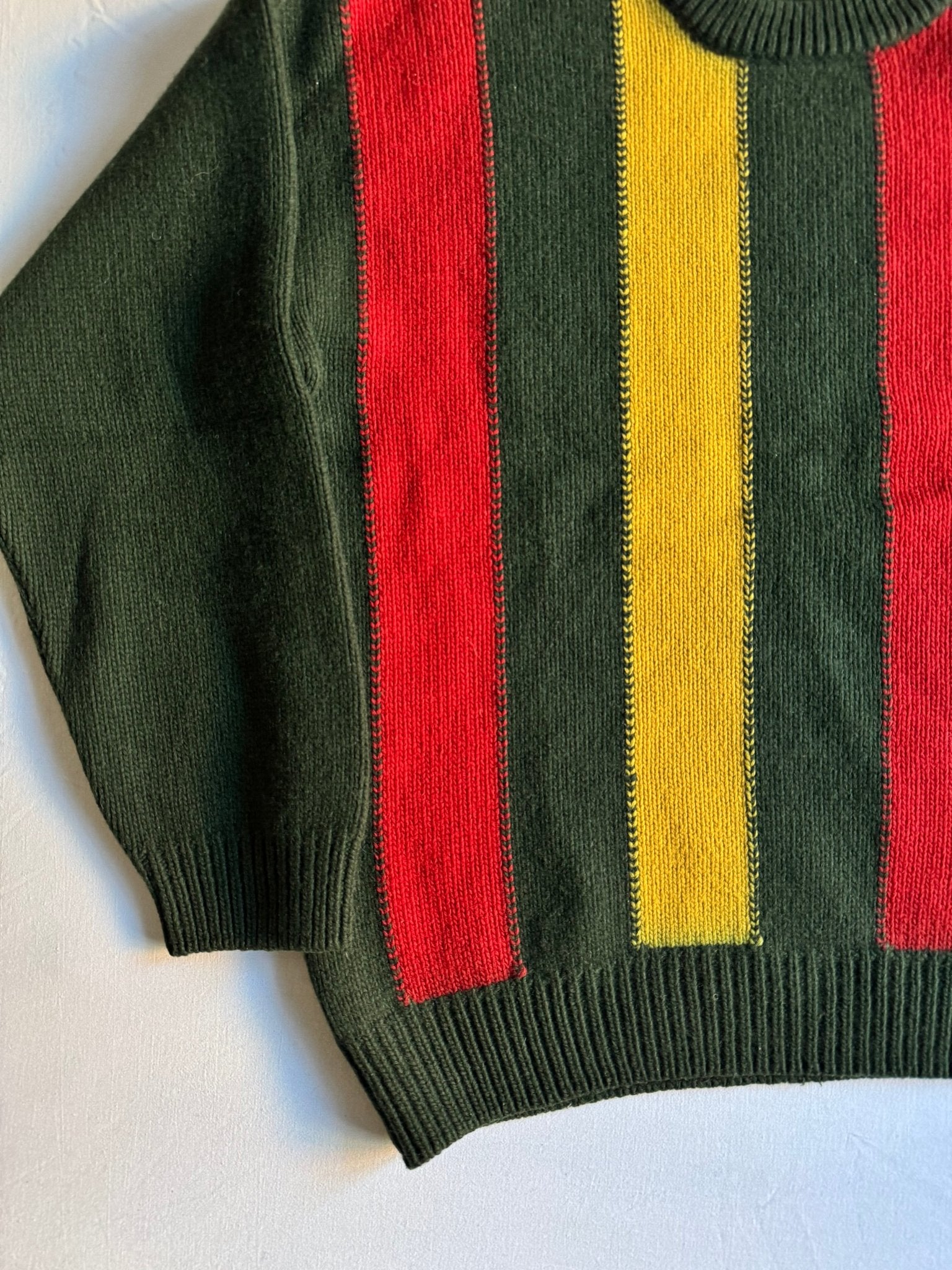 🧶 Pulover Vintage Verde cu Dungi Roșii și Galbene (Mărime L) - anbracaminte