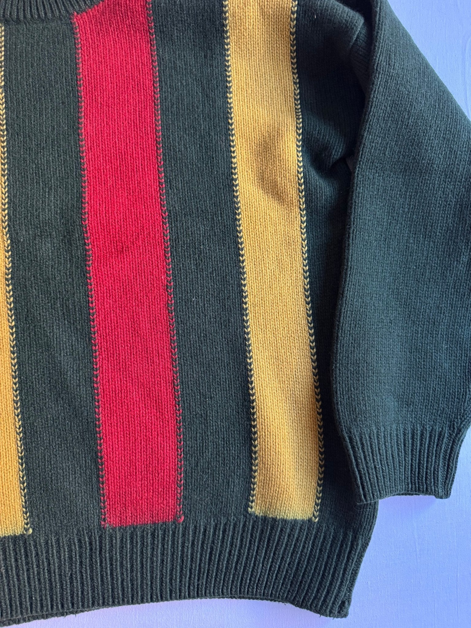 🧶 Pulover Vintage Verde cu Dungi Roșii și Galbene (Mărime L) - anbracaminte
