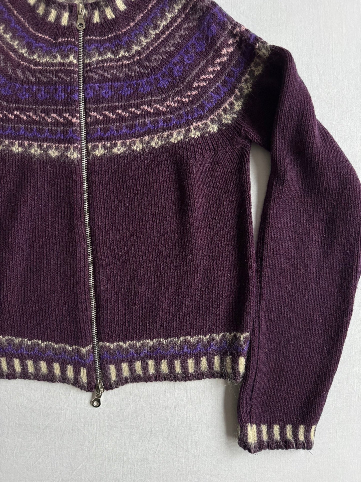 🧶 Pulover Y2K Damă Mov Închis cu Model Etnic și Fermoar – M - anbracaminte