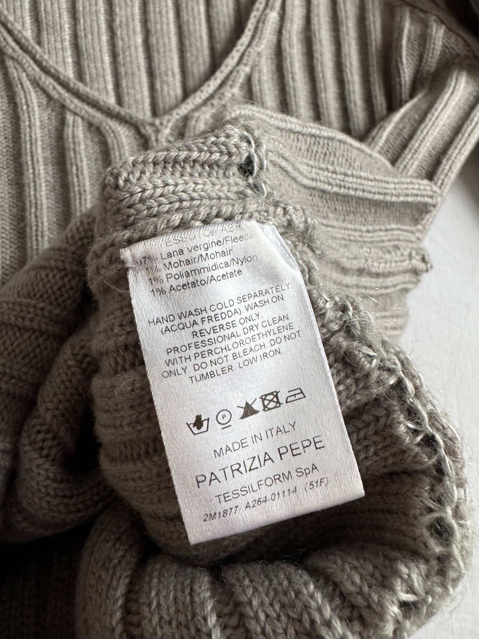 🧶 Pulover Y2K Patrizia Pepe Gri cu Decolteu în V – S Damă - anbracaminte