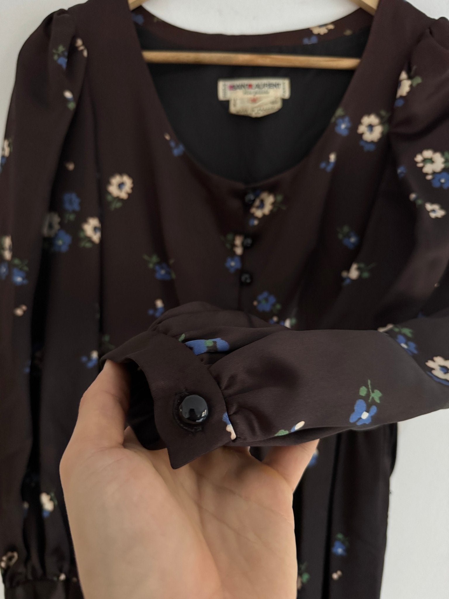 👗 Rochie Runway Yves Saint Laurent 1974 – Satin Maro cu Print Floral - anbracaminte