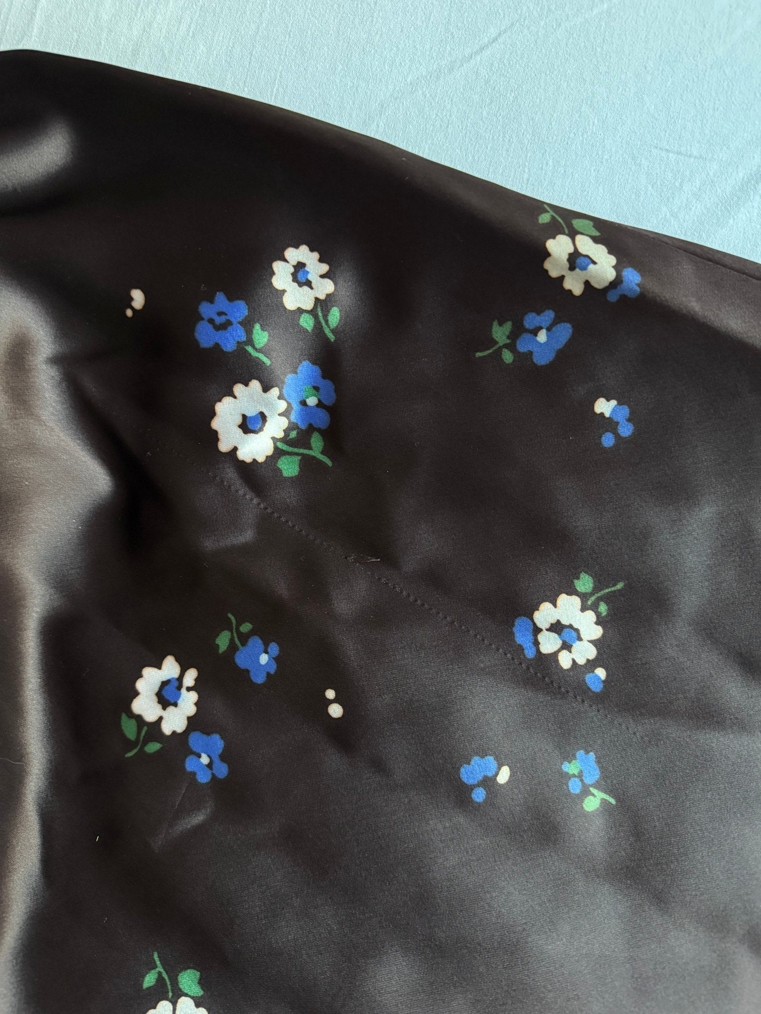 👗 Rochie Runway Yves Saint Laurent 1974 – Satin Maro cu Print Floral - anbracaminte