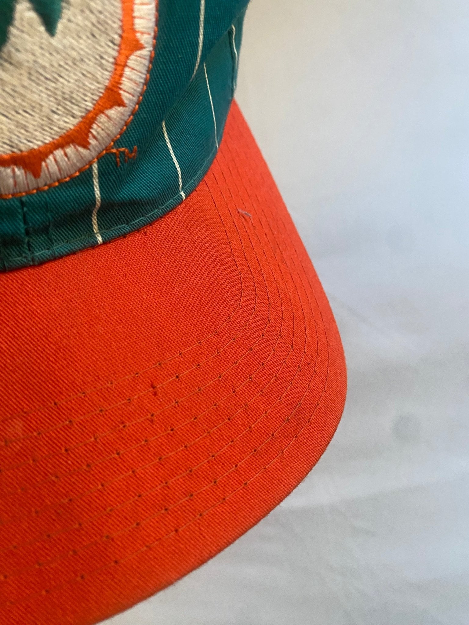 Șapcă Vintage Starter x Miami Dolphins Snapback – Logo Brodat – One Size - anbracaminte