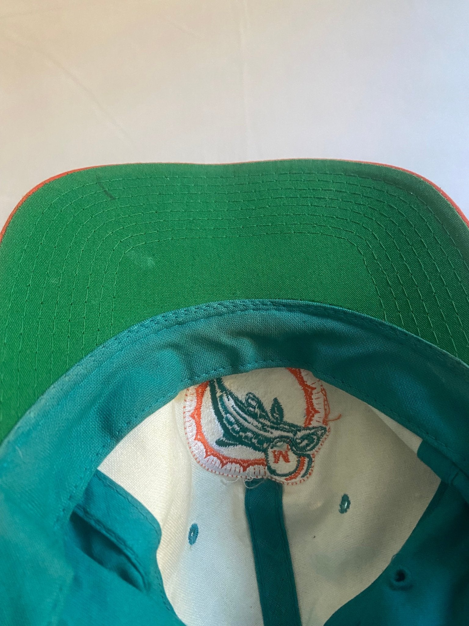 Șapcă Vintage Starter x Miami Dolphins Snapback – Logo Brodat – One Size - anbracaminte