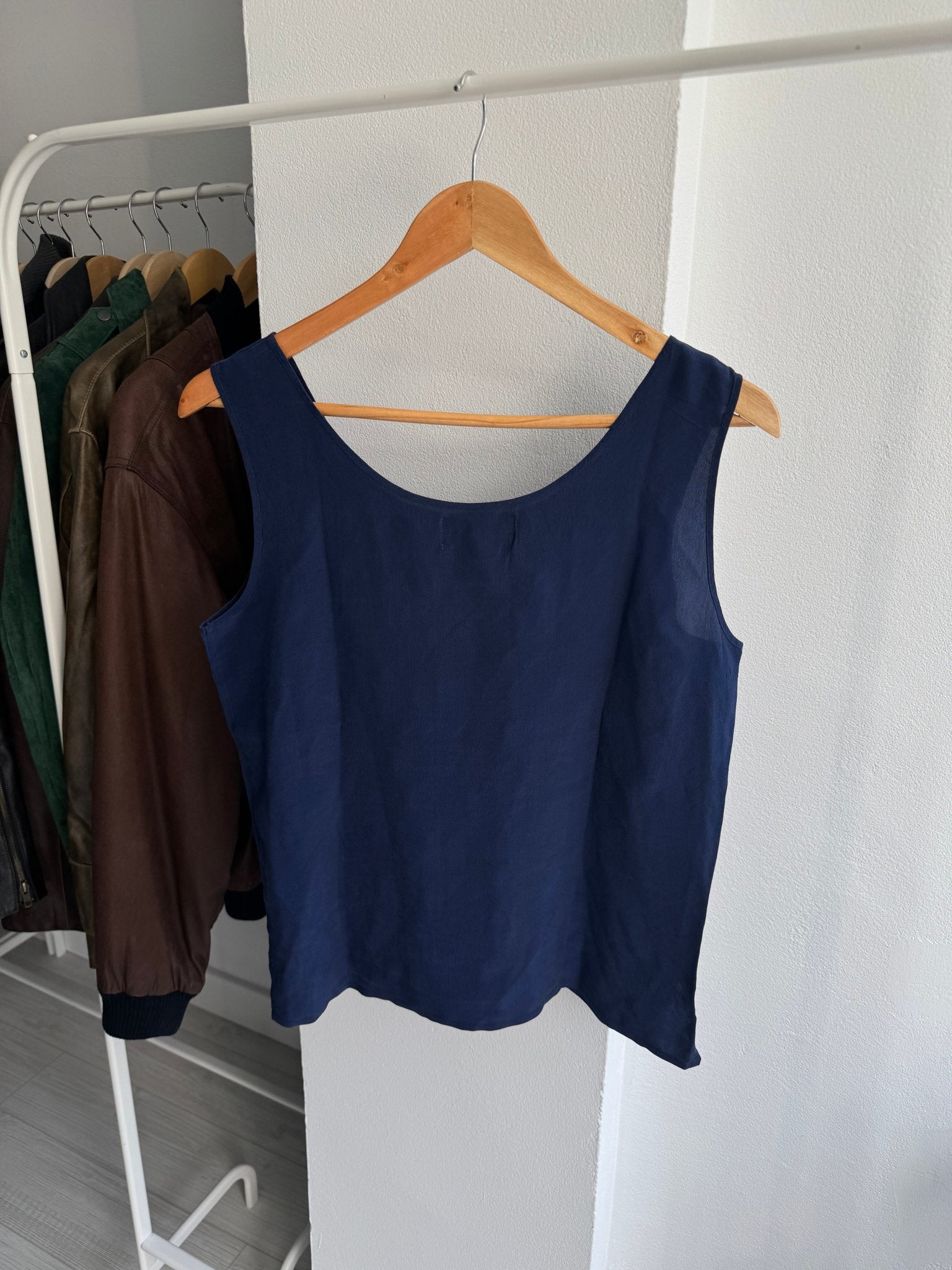 🌊 Tank Top Vintage Navy din Mătase – M Damă - anbracaminte