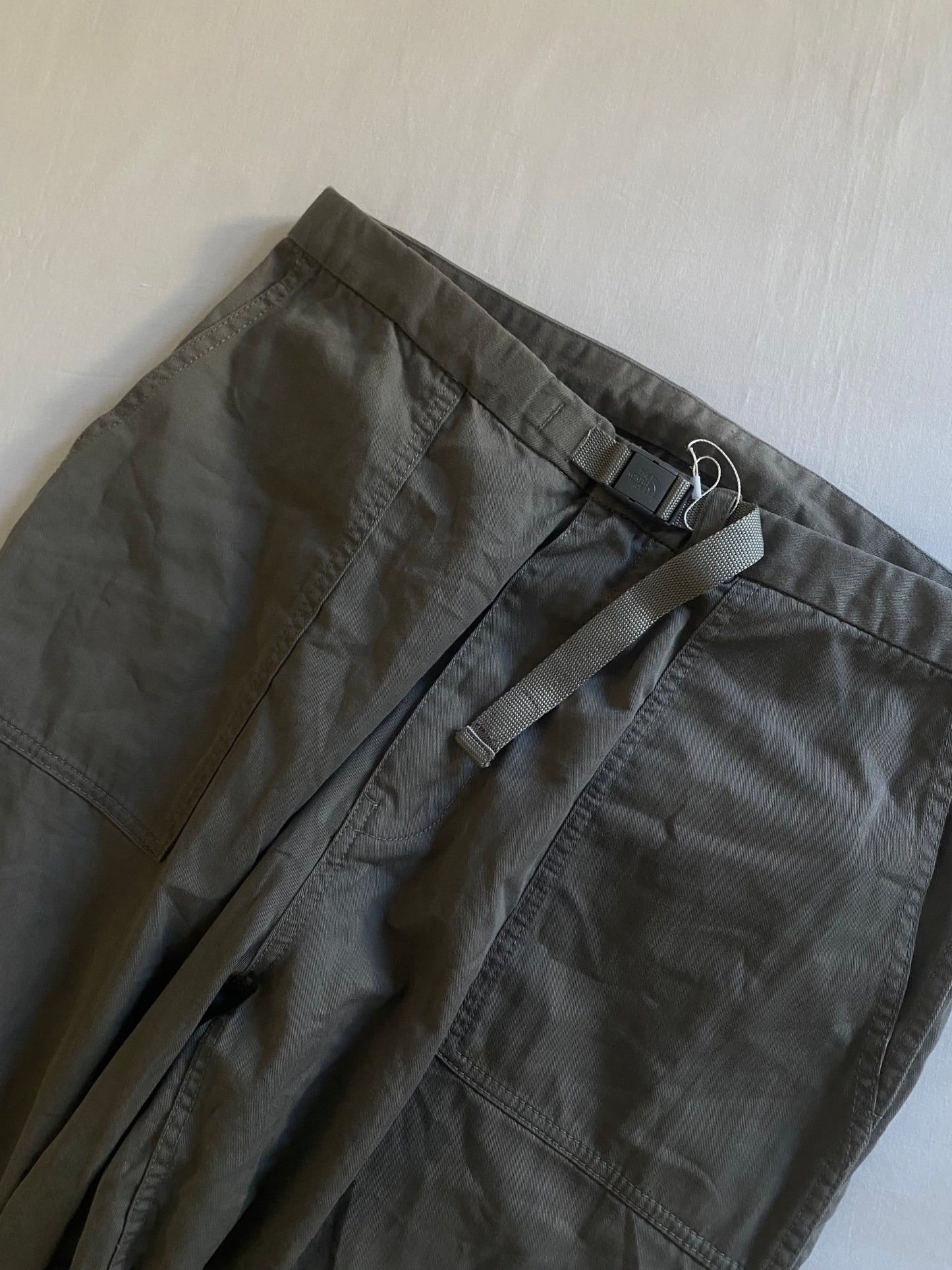 The North Face Purple Label Grey Cropped Fatigue Trousers - anbracaminte