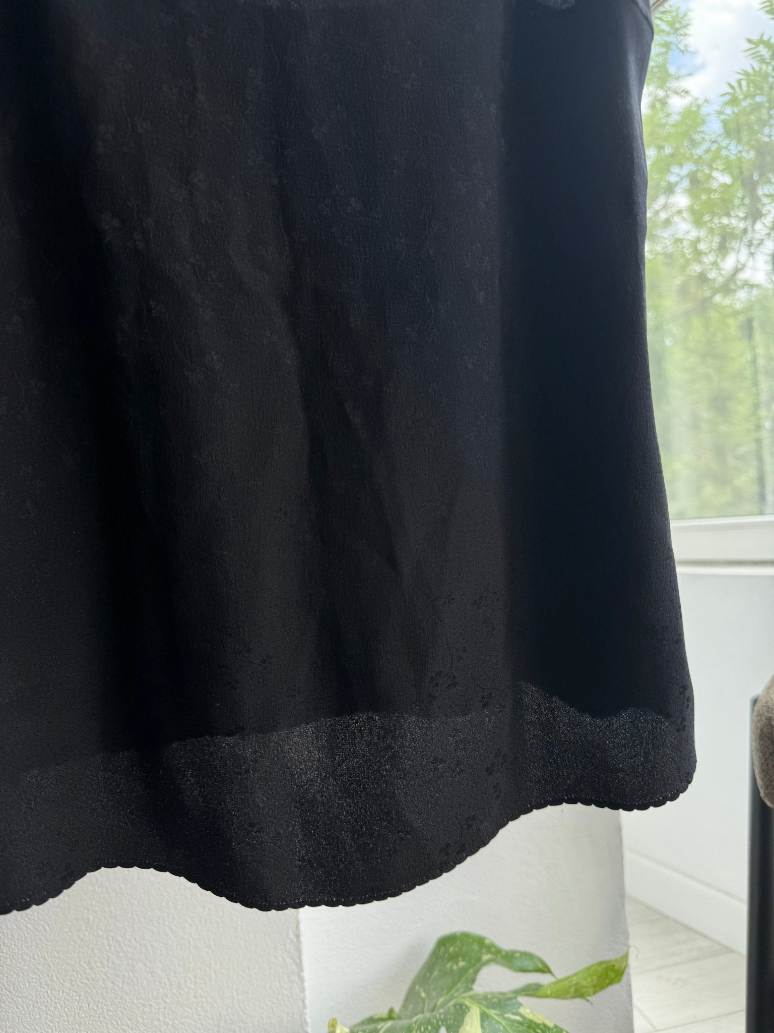 ☀️ Top Vintage Damă Negru din Mătase cu Motive Florale – XS/S – Made in Italy - anbracaminte