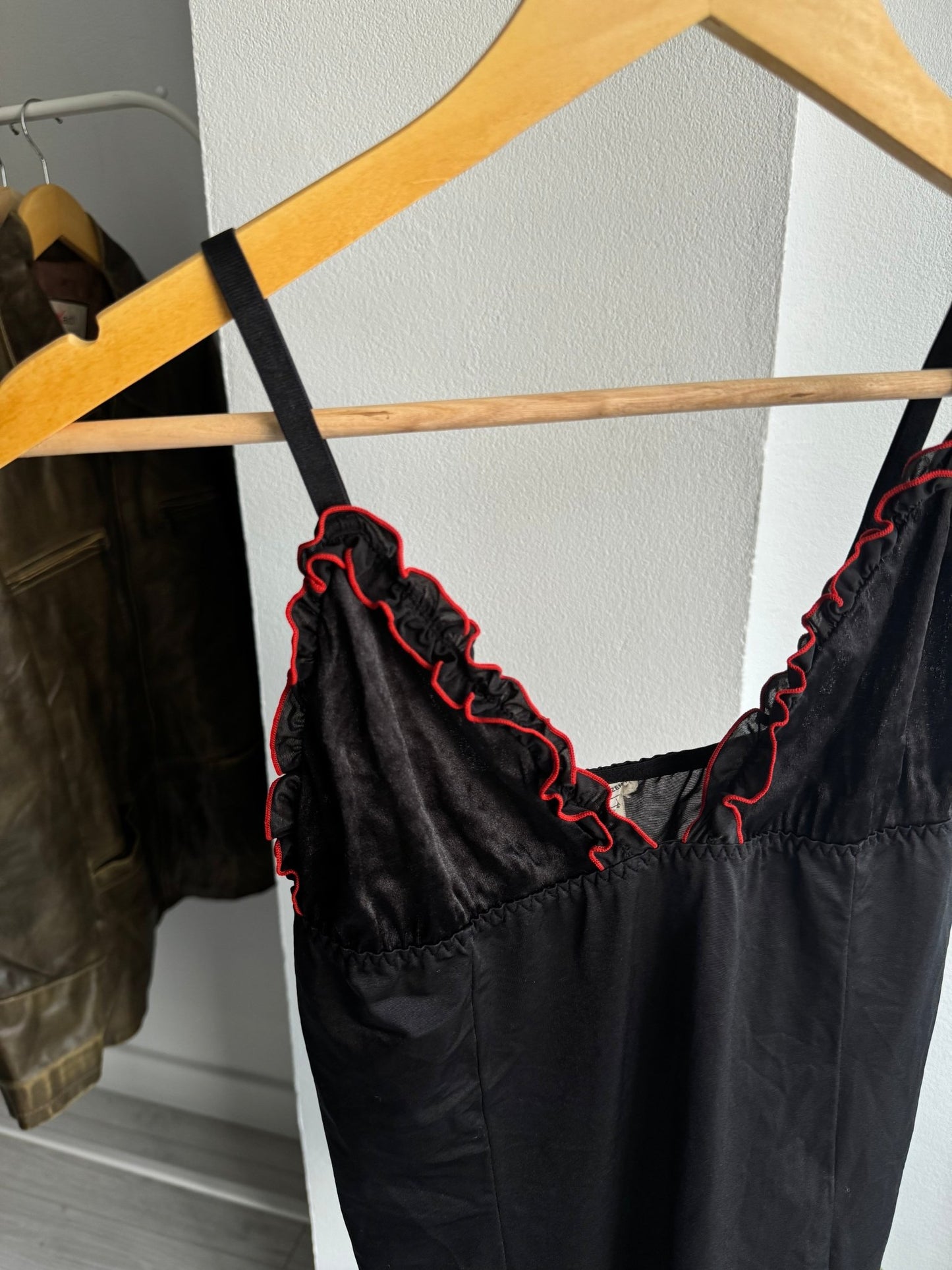 ✨ Top Y2K Black cu Bretele Ajustabile – L Damă - anbracaminte