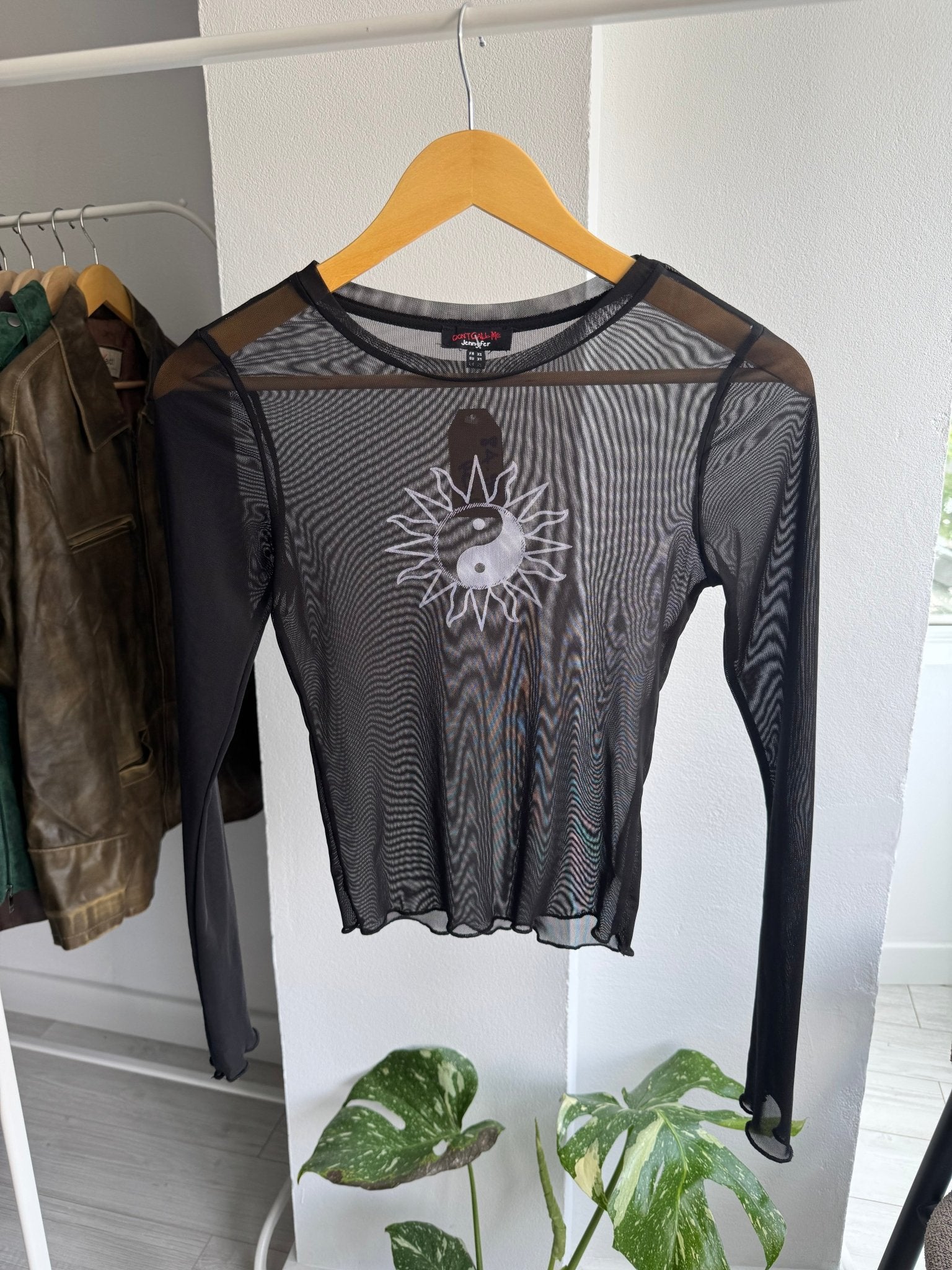 ☯️ Top Y2K Black Mesh cu Yin Yang Motif – XS Damă - anbracaminte