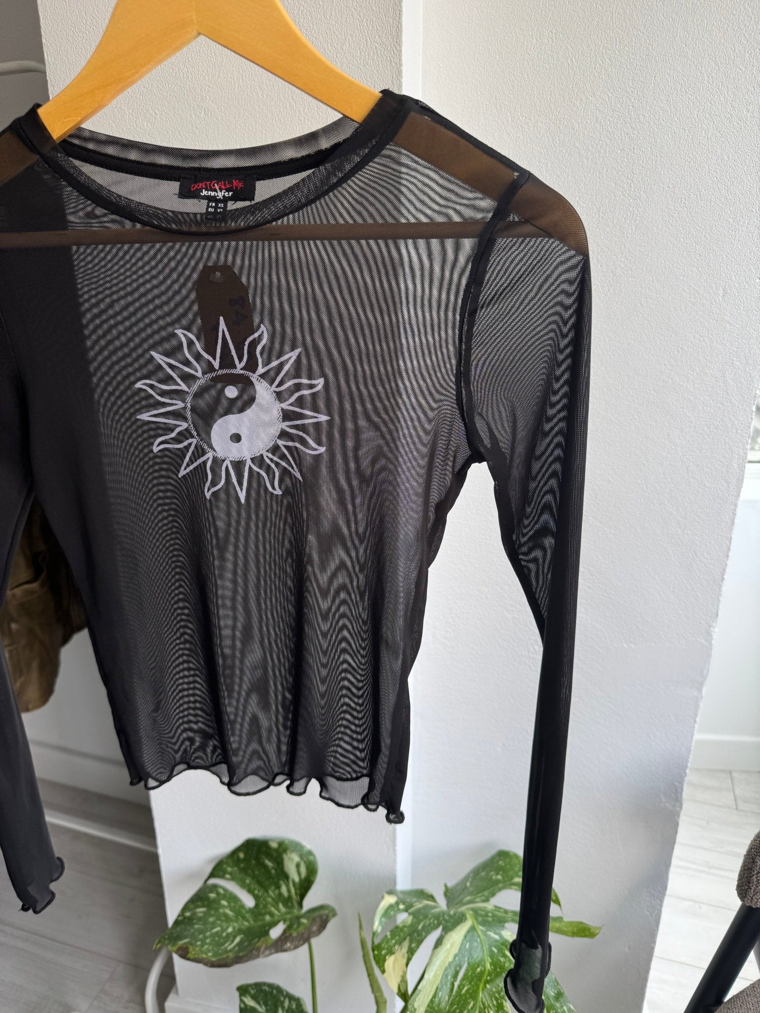 ☯️ Top Y2K Black Mesh cu Yin Yang Motif – XS Damă - anbracaminte