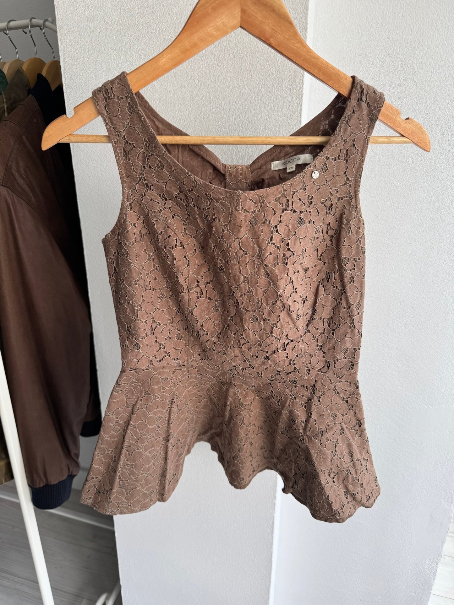 🤎 Top Y2K Brown Lace – XS Damă - anbracaminte