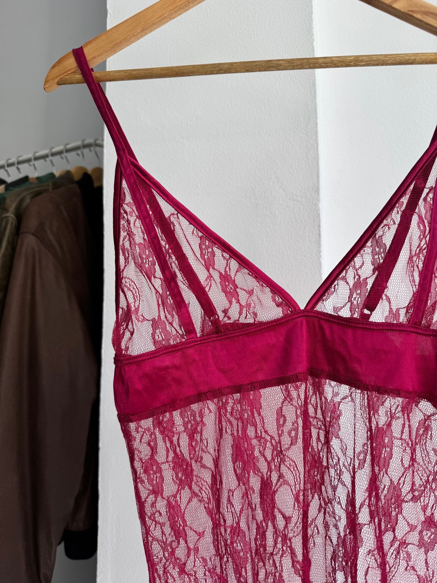 💗 Top Y2K Dark Pink Lace – XS/S Damă - anbracaminte