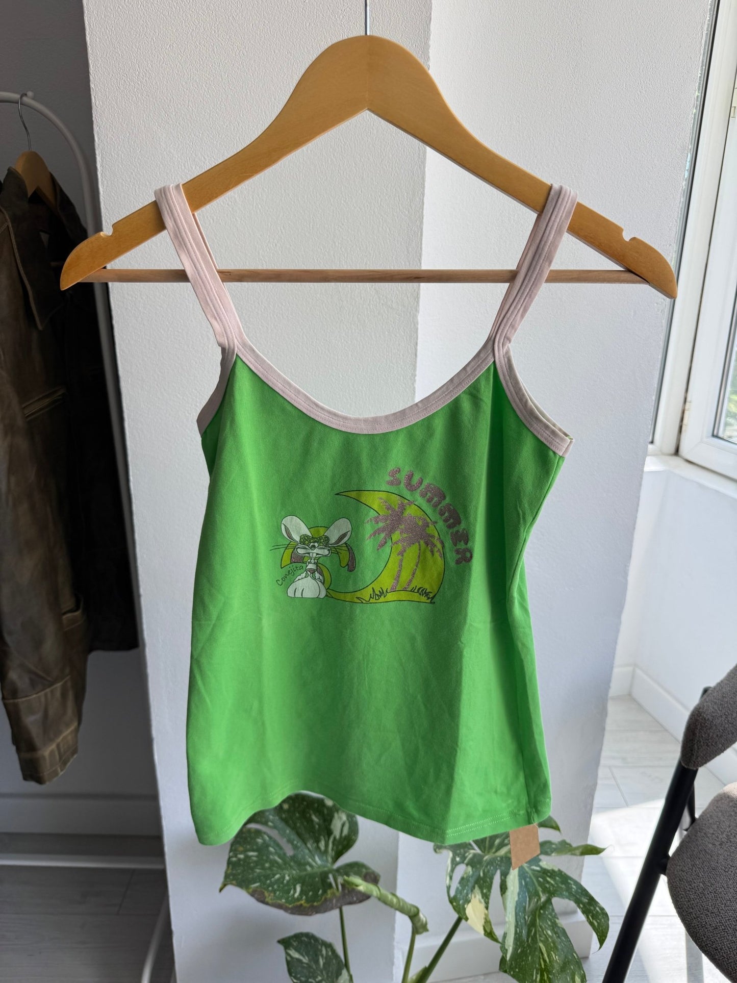 🏄‍♀️ Top Y2K Green Graphic Tank – M Damă – Made in Italy - anbracaminte