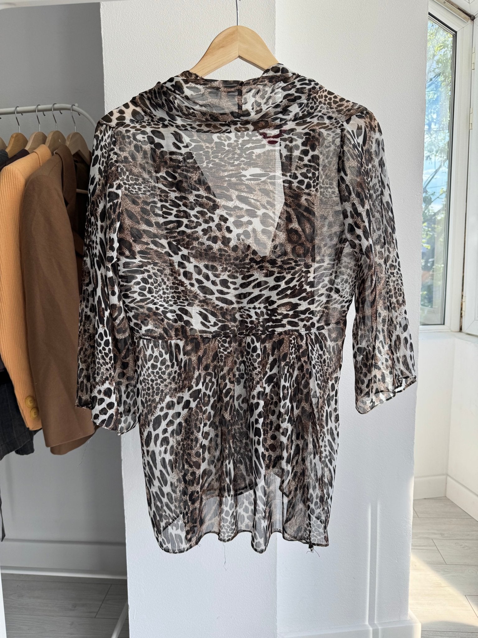 🐆 Top Y2K Mesh Animal Print cu Glugă & Mâneci Evazate – S/M - anbracaminte