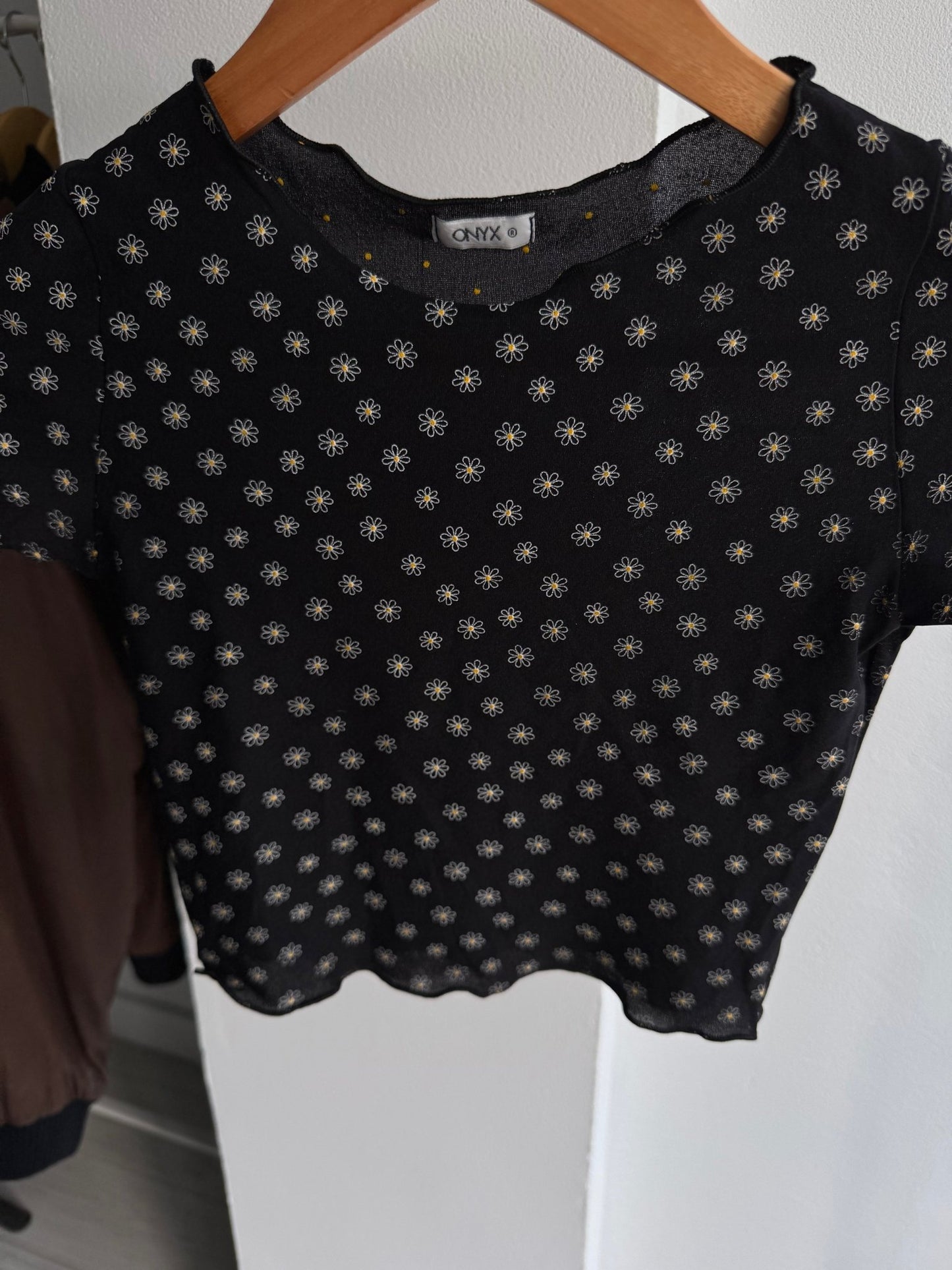🌼 Top Y2K Onyx Floral Baby Tee – One Size – Made in Italy - anbracaminte