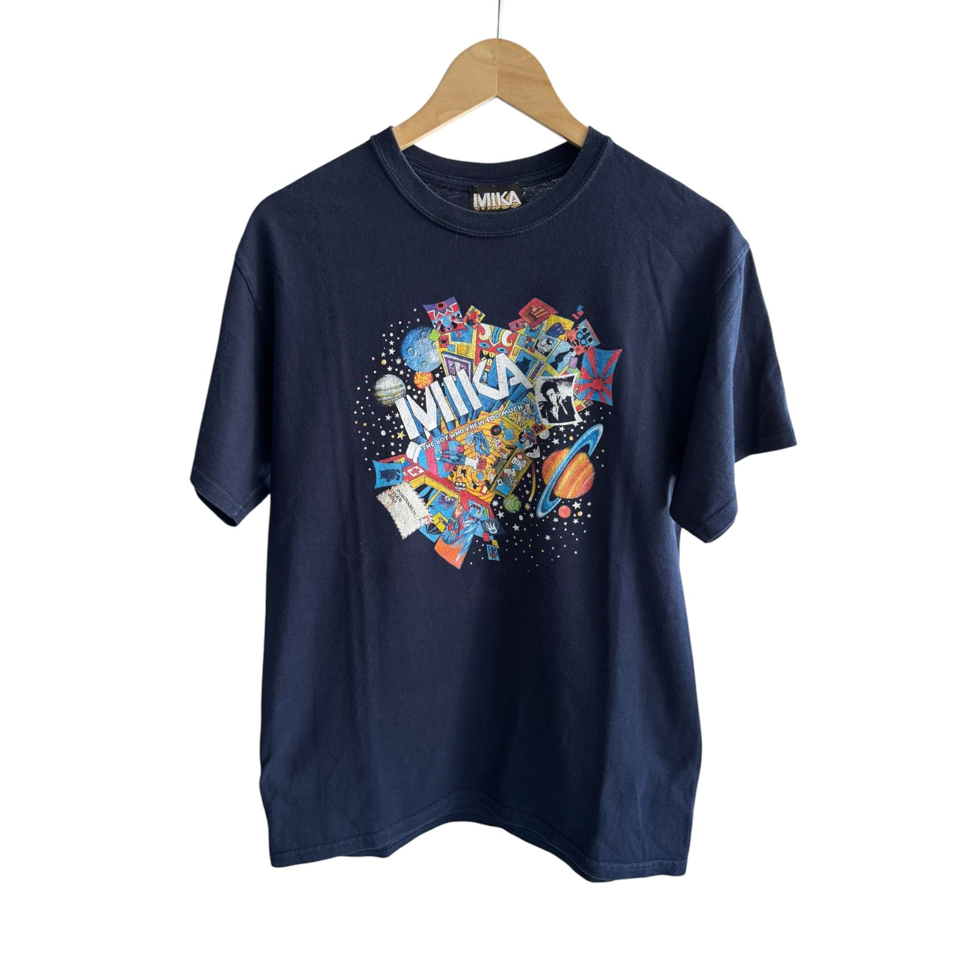 ☀️ Tricou Tour 2010 Mika – M Bărbați - anbracaminte