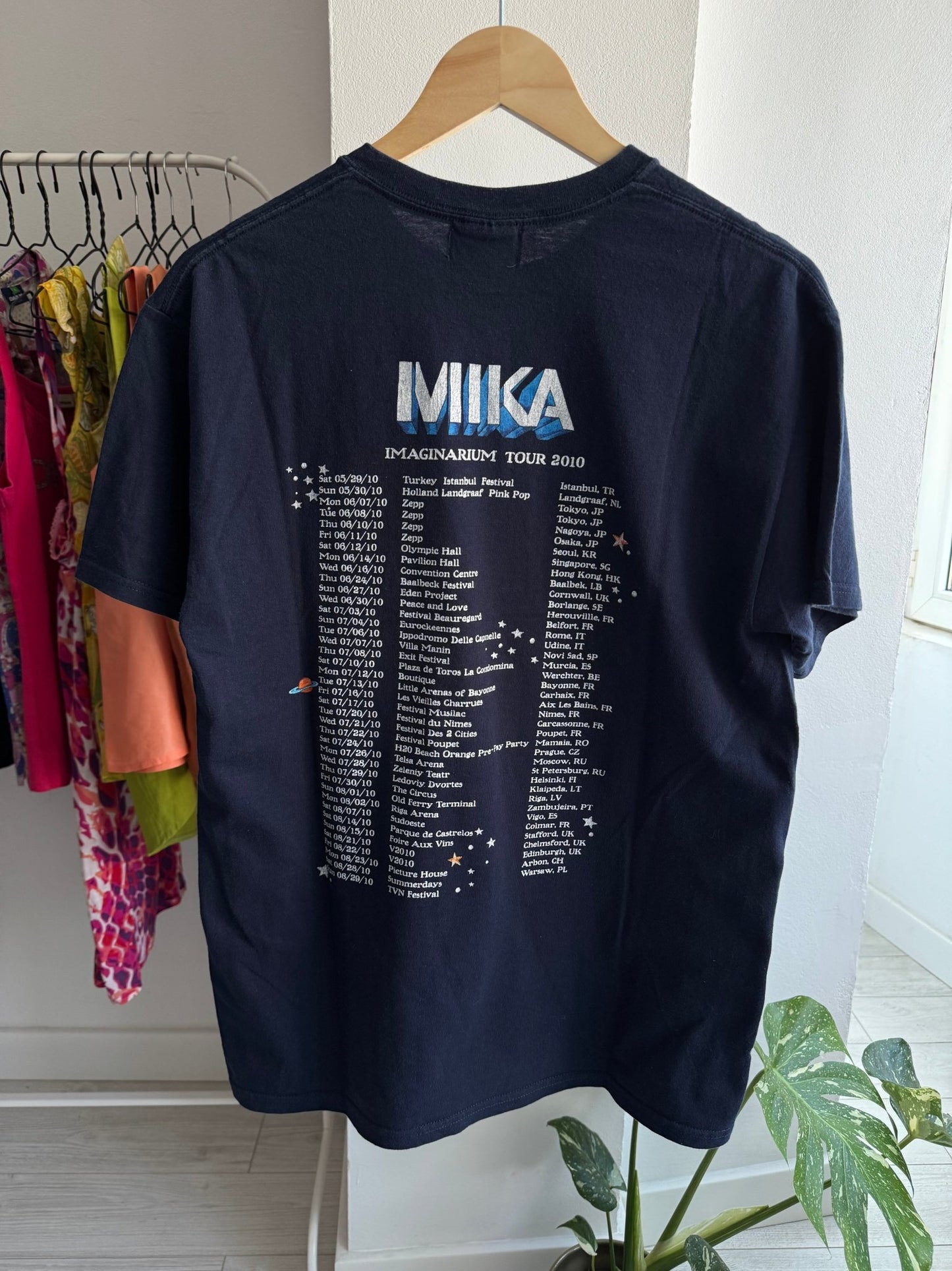 ☀️ Tricou Tour 2010 Mika – M Bărbați - anbracaminte