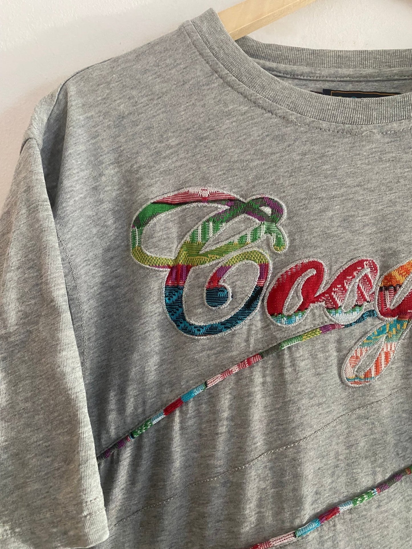 Tricou Vintage Coogi Y2K Gri – Logo Brodat – Mărime M - anbracaminte