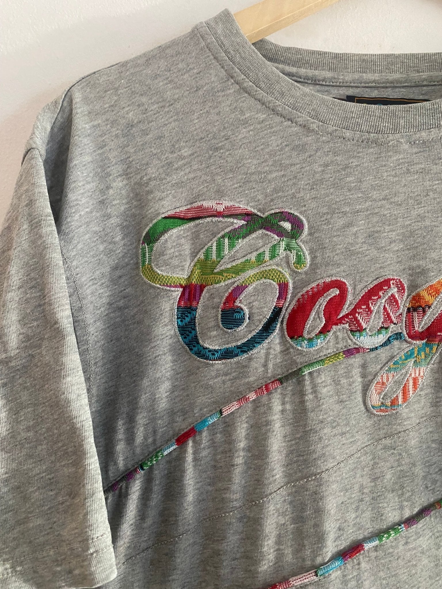 Tricou Vintage Coogi Y2K Gri – Logo Brodat – Mărime M - anbracaminte