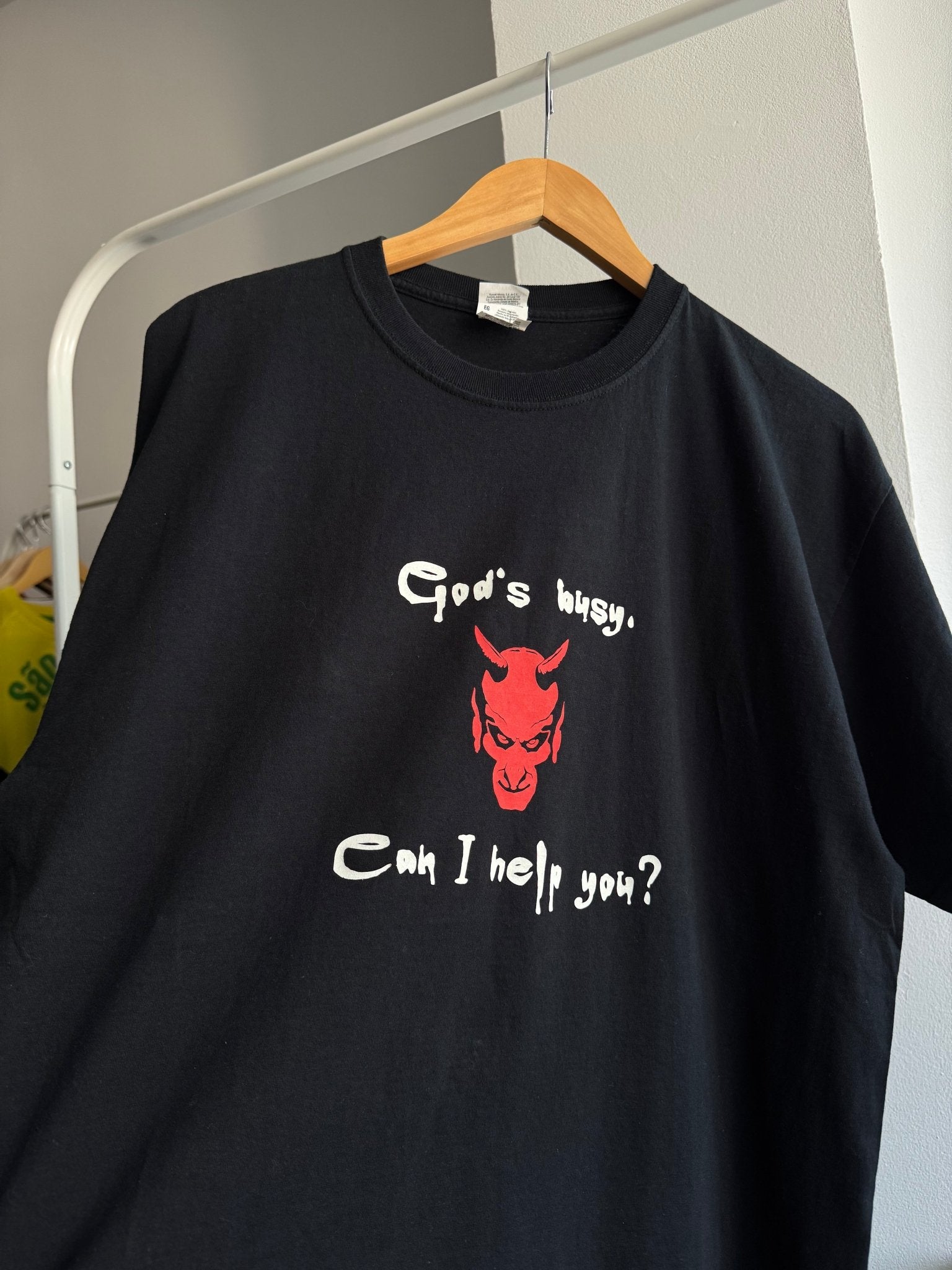 😈 Tricou Y2K Funny Graphic – “God’s Busy, How Can I Help You” – XL Bărbați - anbracaminte