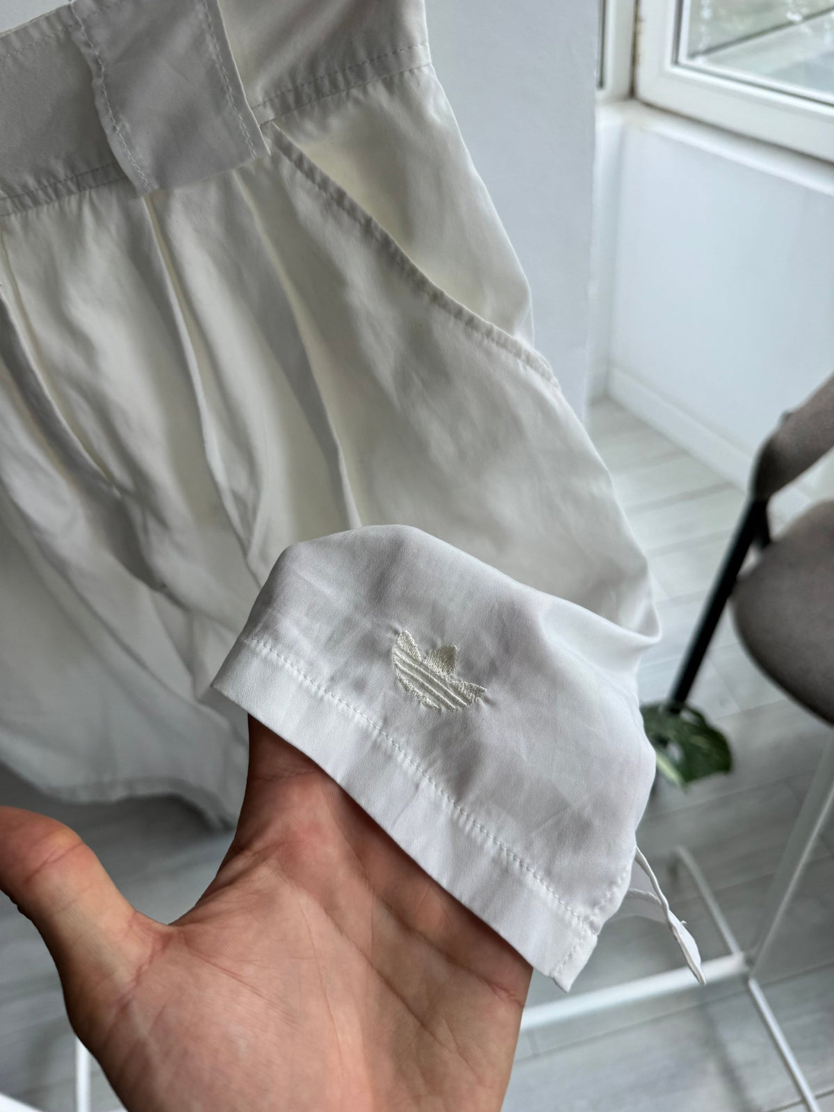 🎾 Vintage Adidas Pantaloni Scurți Plisați Albi – EU 40 | M/L Femei - anbracaminte