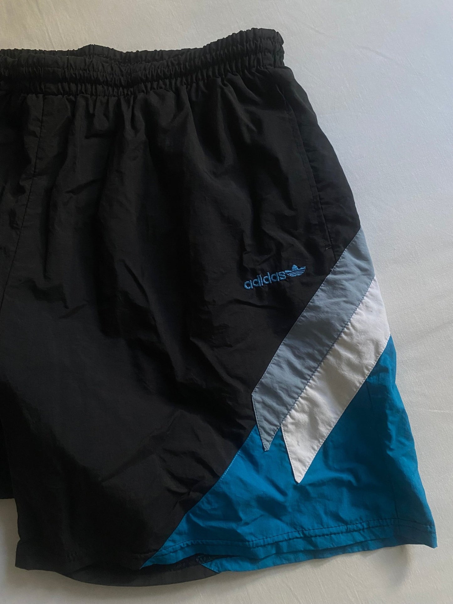 Vintage Adidas Track Shorts 🩳 | Mărimea XL | Talie Reglabilă - anbracaminte