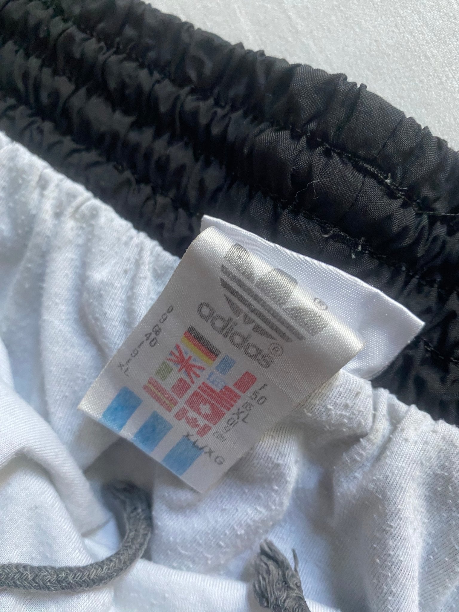 Vintage Adidas Track Shorts 🩳 | Mărimea XL | Talie Reglabilă - anbracaminte
