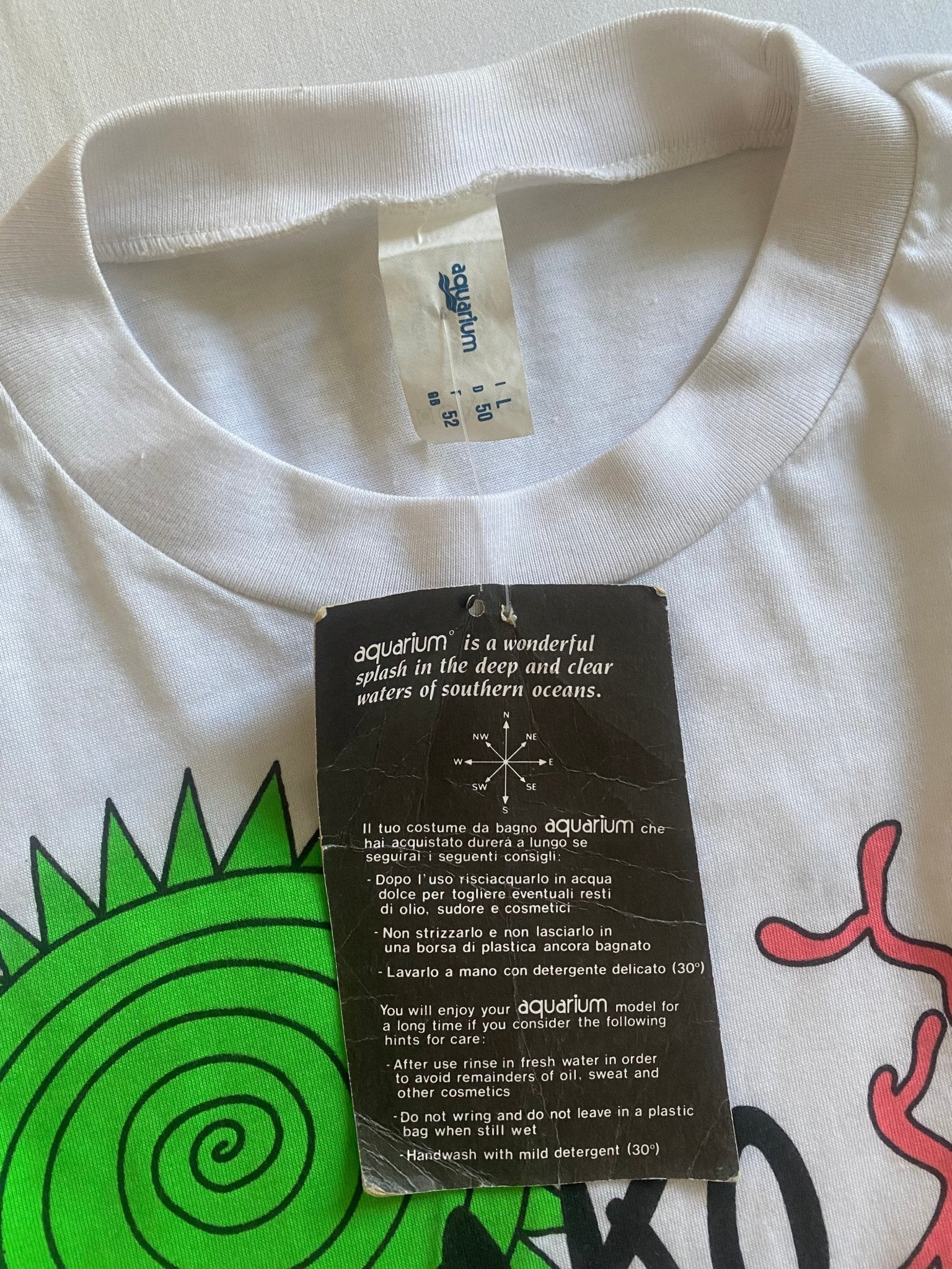 Vintage All Over Print Graphic Tee - anbracaminte
