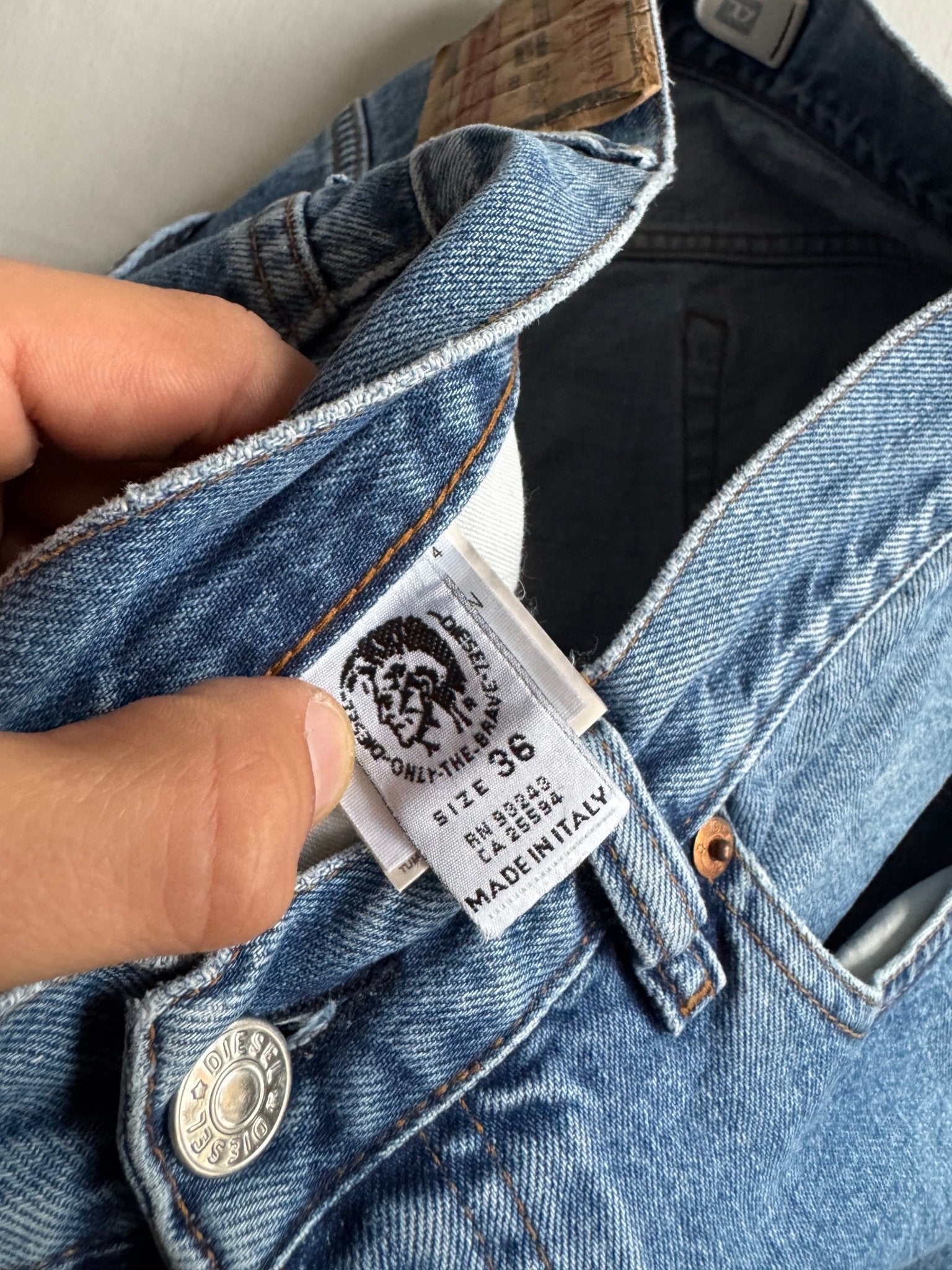👖 Vintage Diesel Cheyenne Light Wash Jeans – Made in Italy – W36 x L34 - anbracaminte