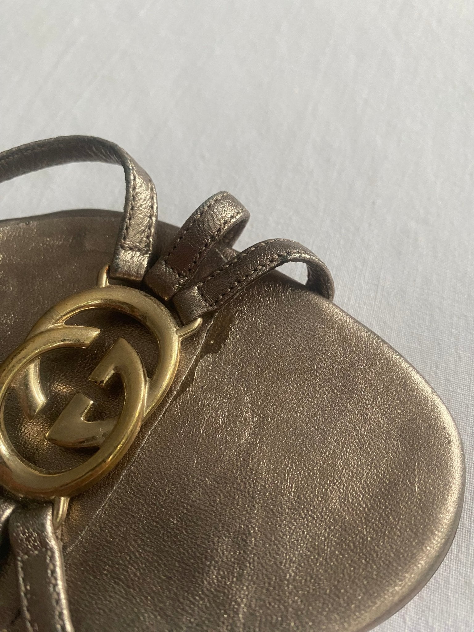 Vintage Gucci Double G Strappy Metallic Leather Sandal - anbracaminte