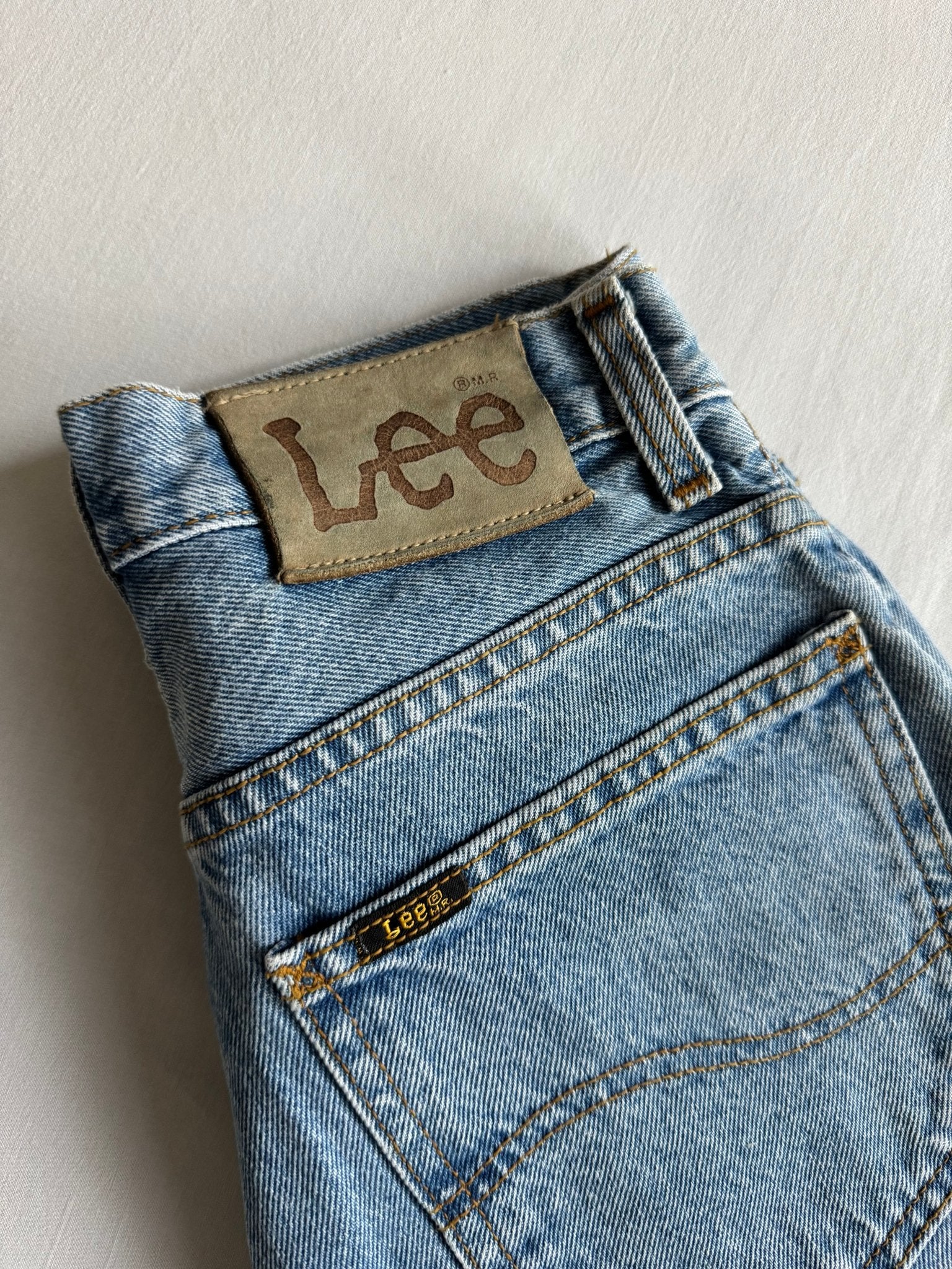 👖 Vintage Lee Light Wash Chicago Jeans – W27 L32 (Straight Fit) - anbracaminte